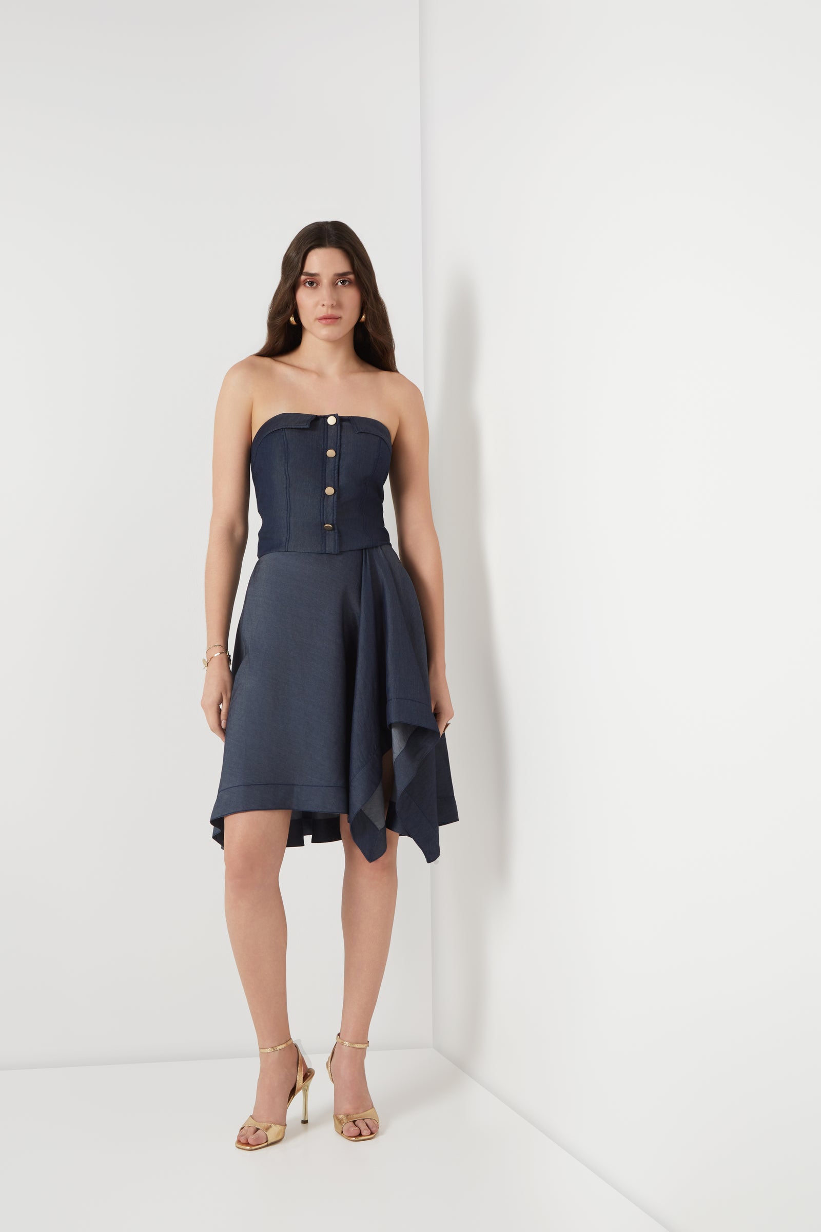 Bustier Marries Clean Structure With Effortless Softness