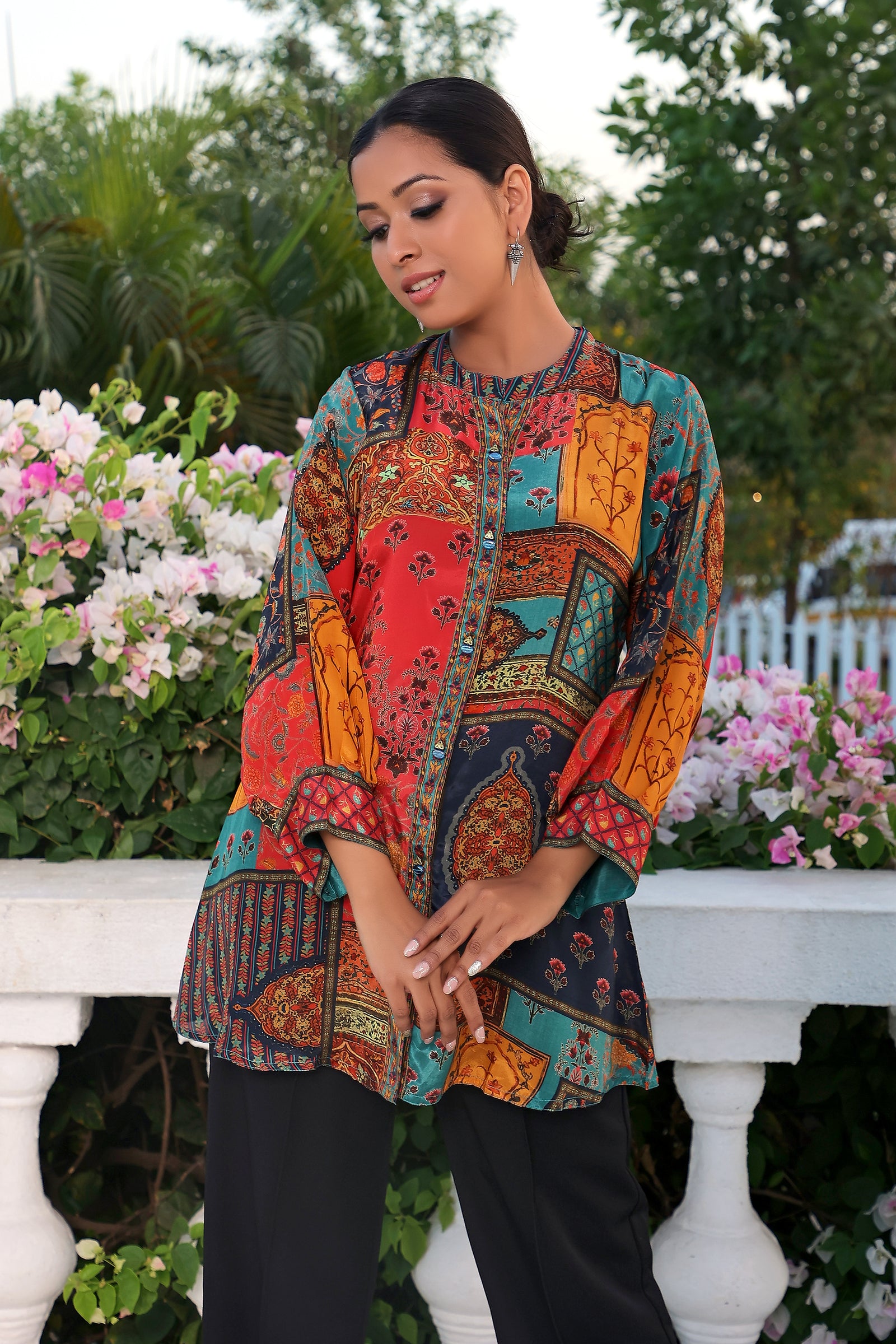 Printed Tunic Has A Mandarin Collar 3/4th Balloon Sleeves Button Closure