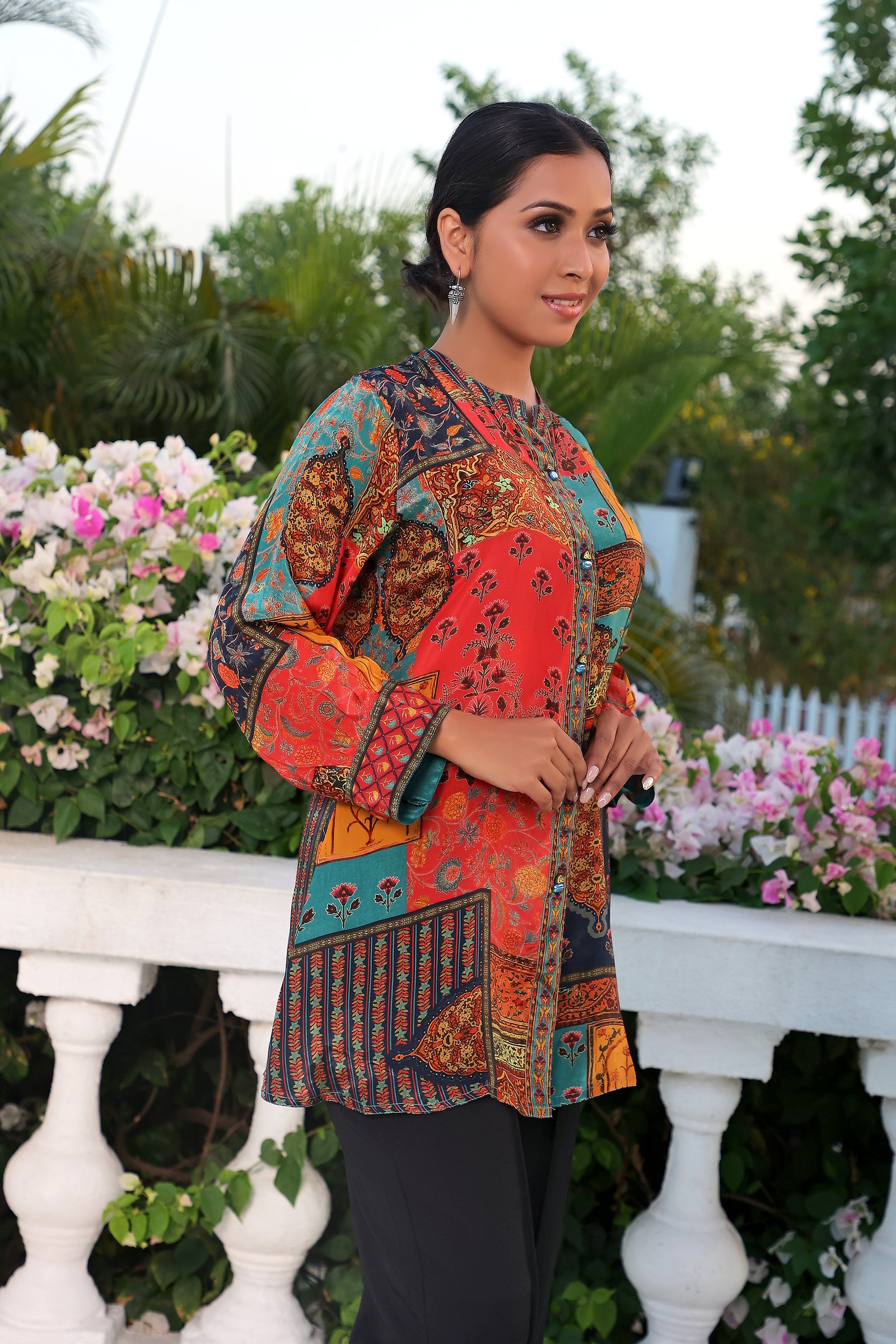 Printed Tunic Has A Mandarin Collar 3/4th Balloon Sleeves Button Closure