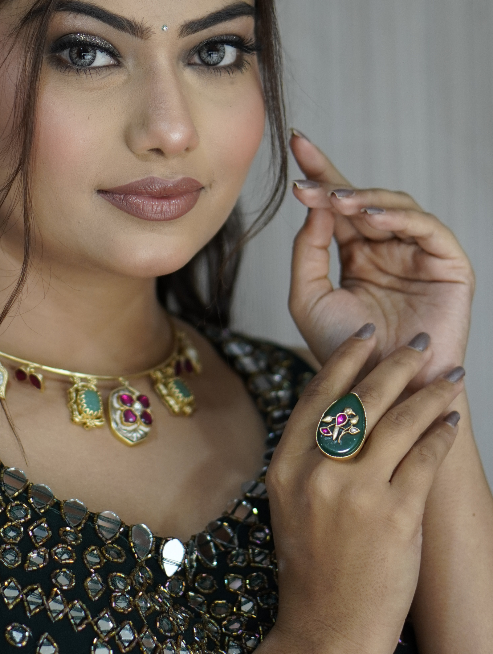 Traditional Inlay Green Fingerring