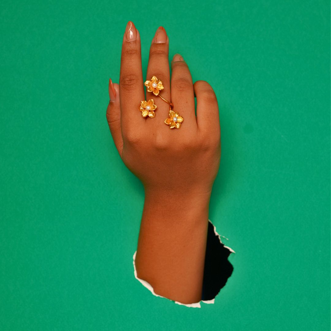 Blossom of 5 flowers