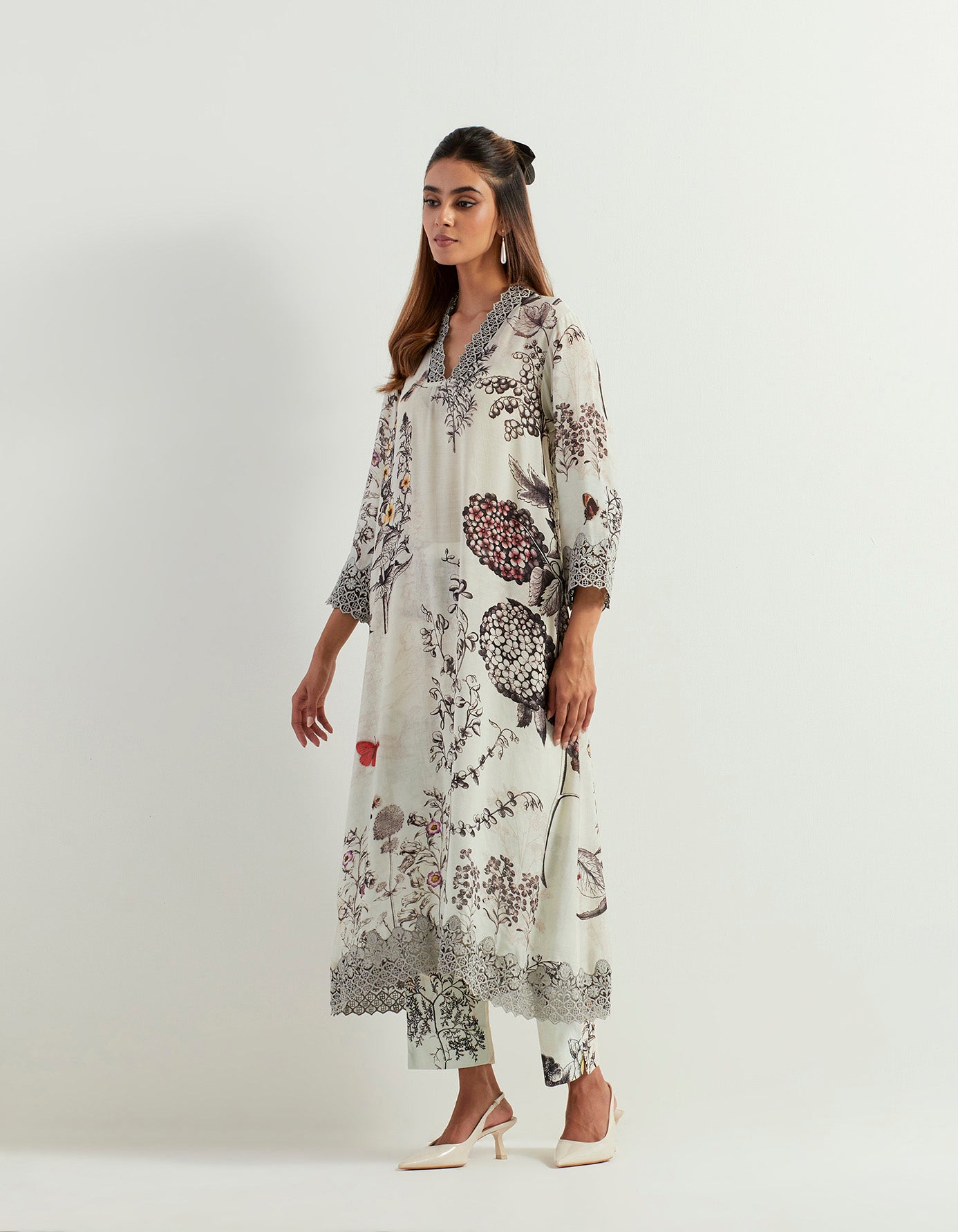 Saaya printed tunic with lace details and  stretch cotton pants