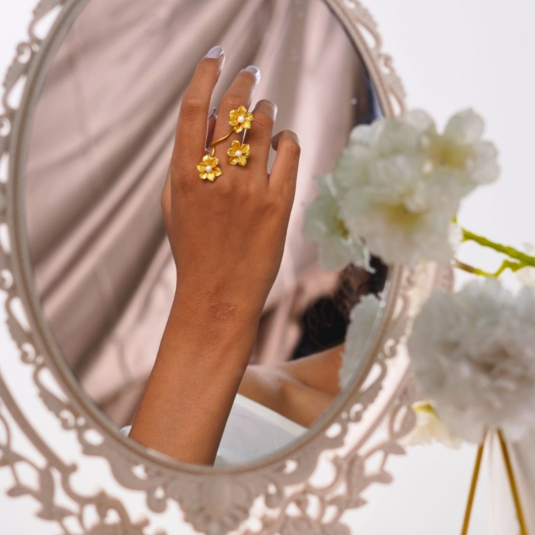 Blossom of 5 flowers