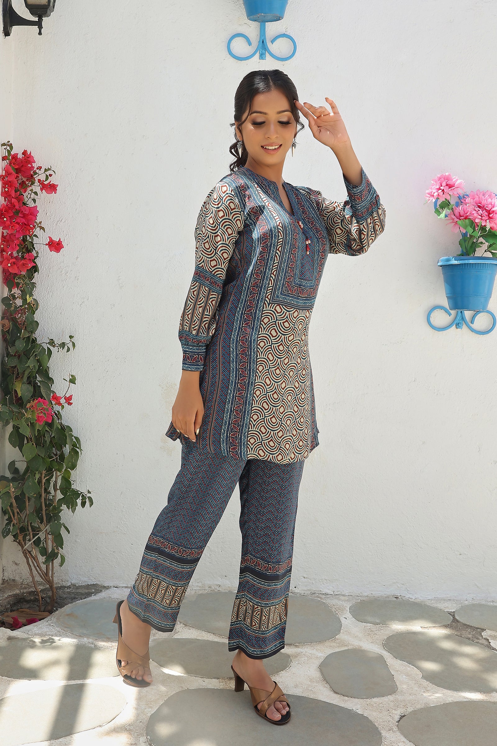 Kyna Blue And Beige Contempoarary Placement Print Tunic Set With Wooden Embellishment