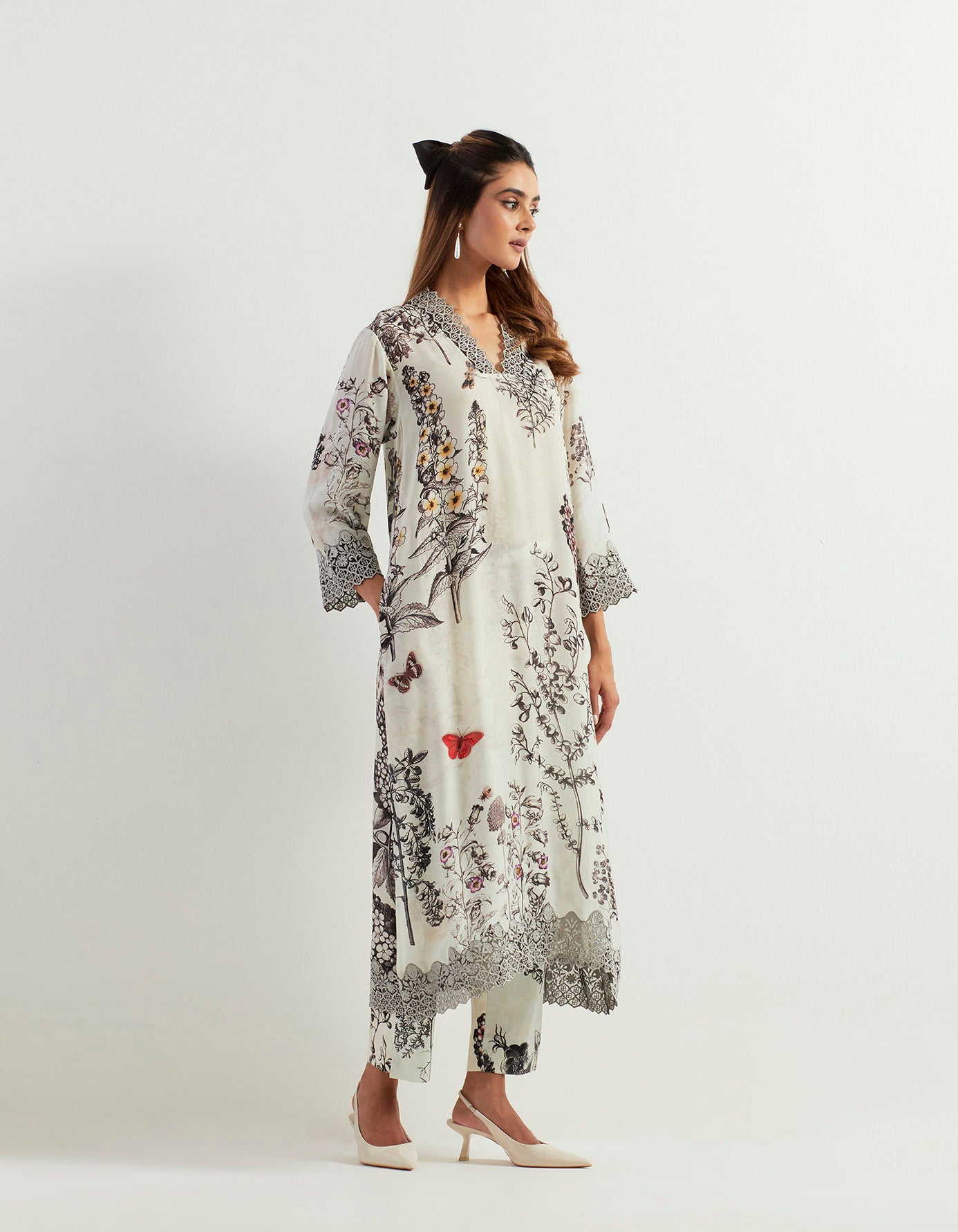 Saaya printed tunic with lace details and  stretch cotton pants