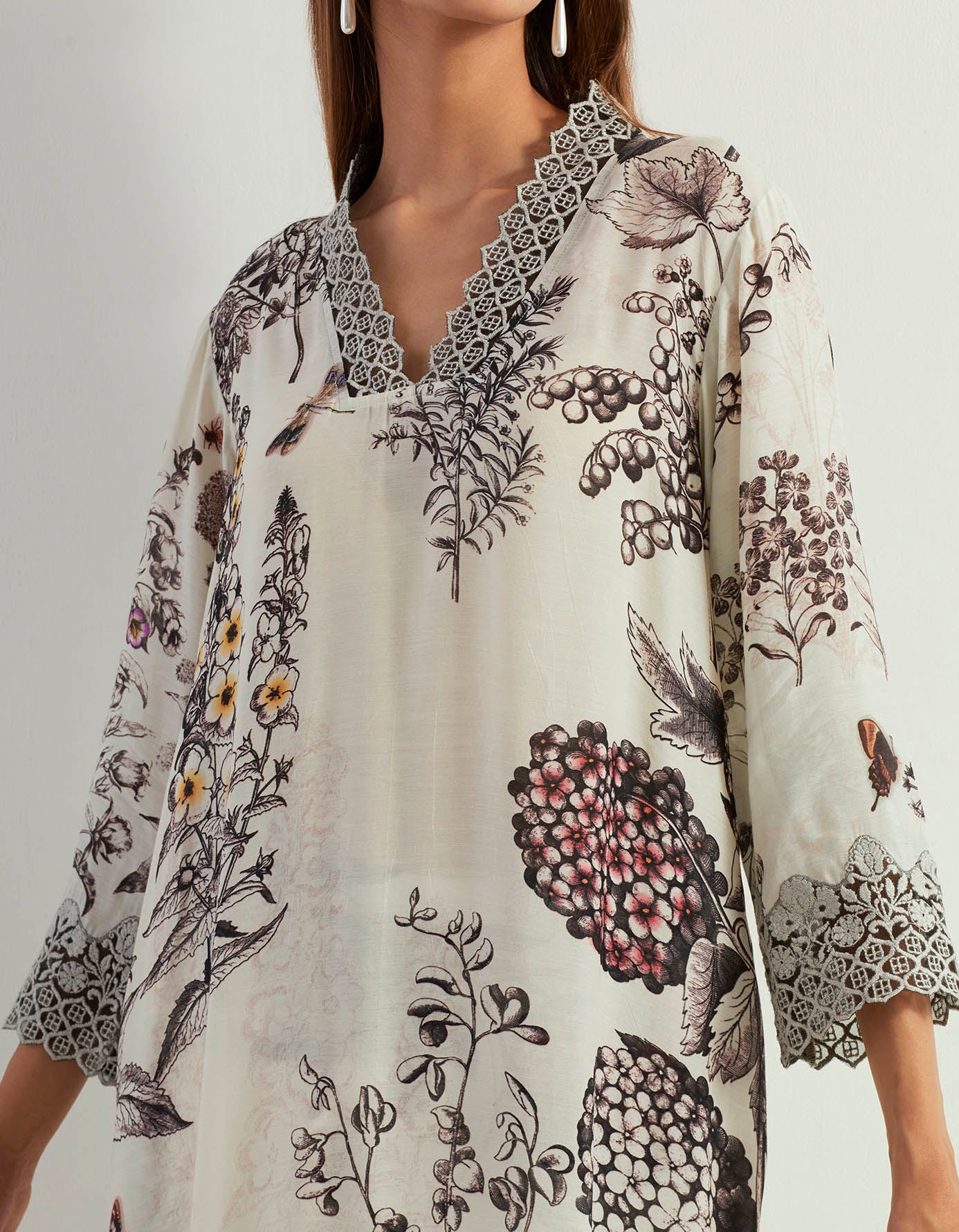 Saaya printed tunic with lace details and  stretch cotton pants