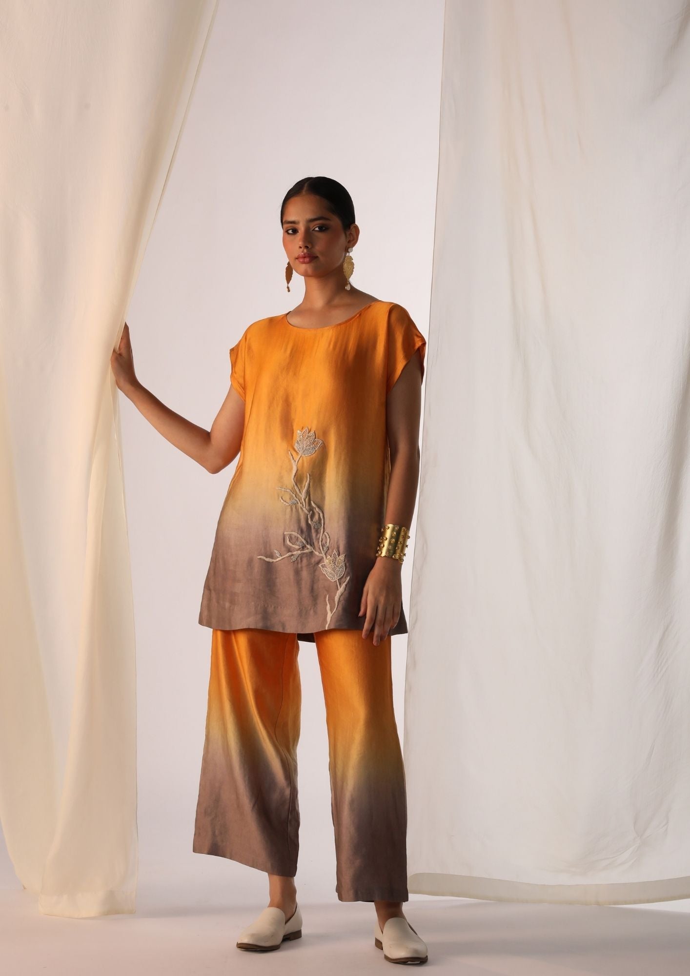 Linen Satin Ombre Co-Ord Set With Floral Handwork