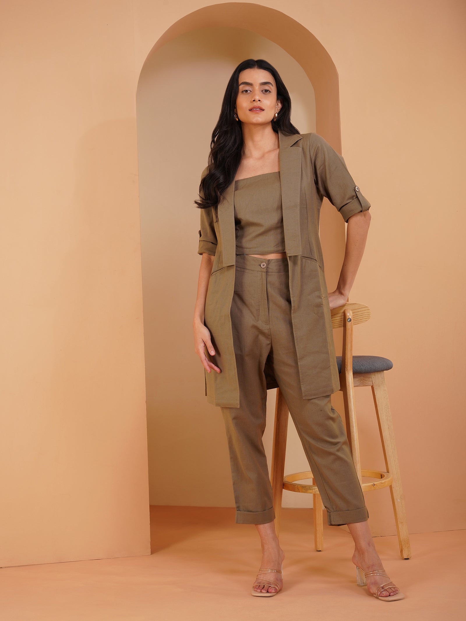 The Magician - Khakhee