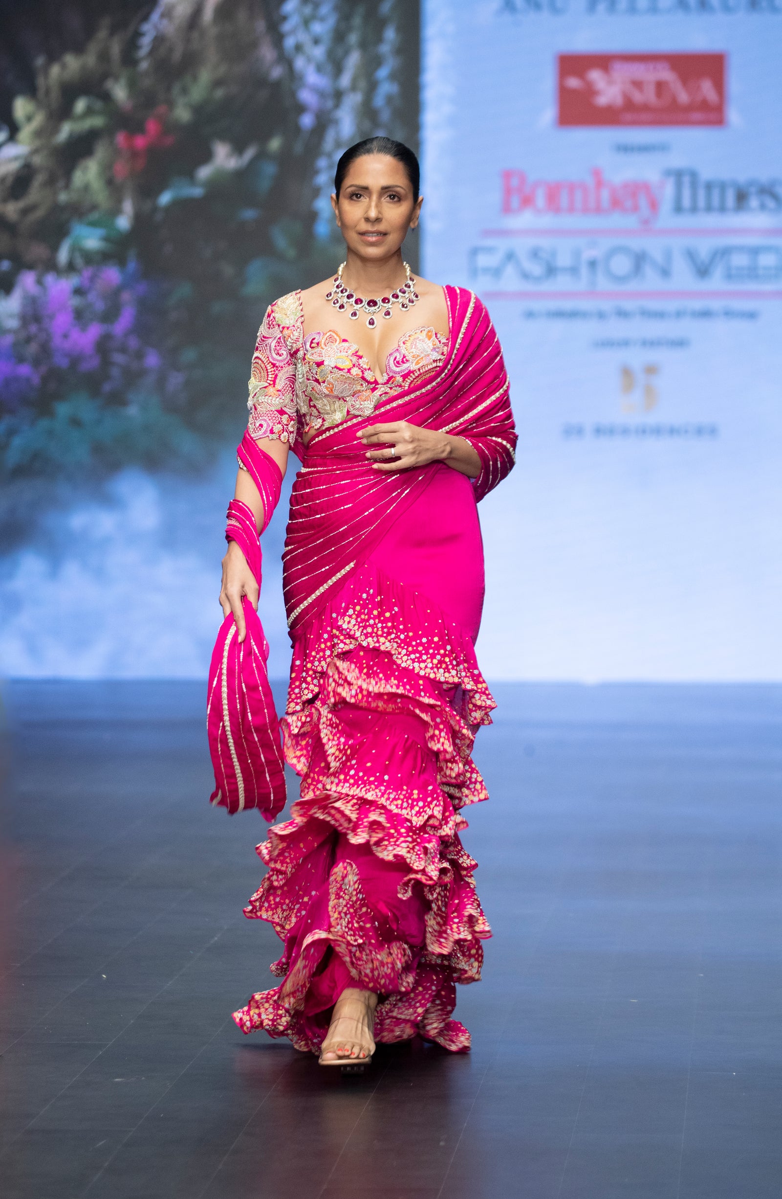 Tarani Pre-Draped Saree Set