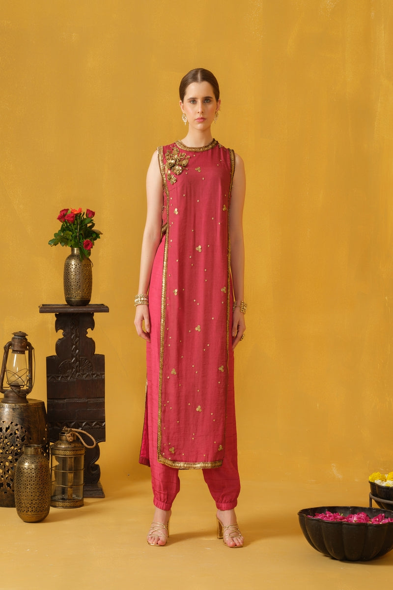 Close Neck Below Knee Sleeveless Kurta