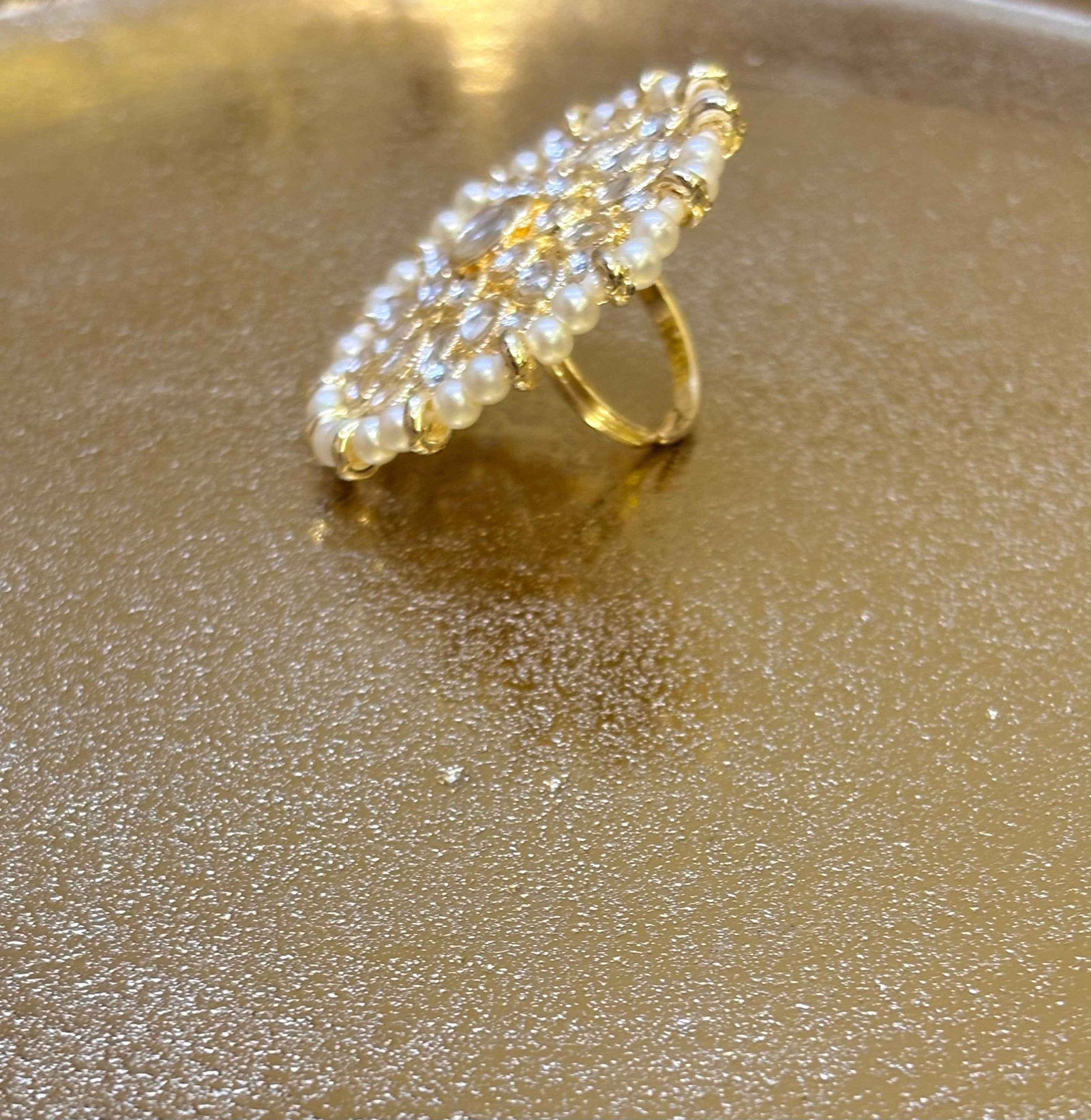 Round Kundan statement ring