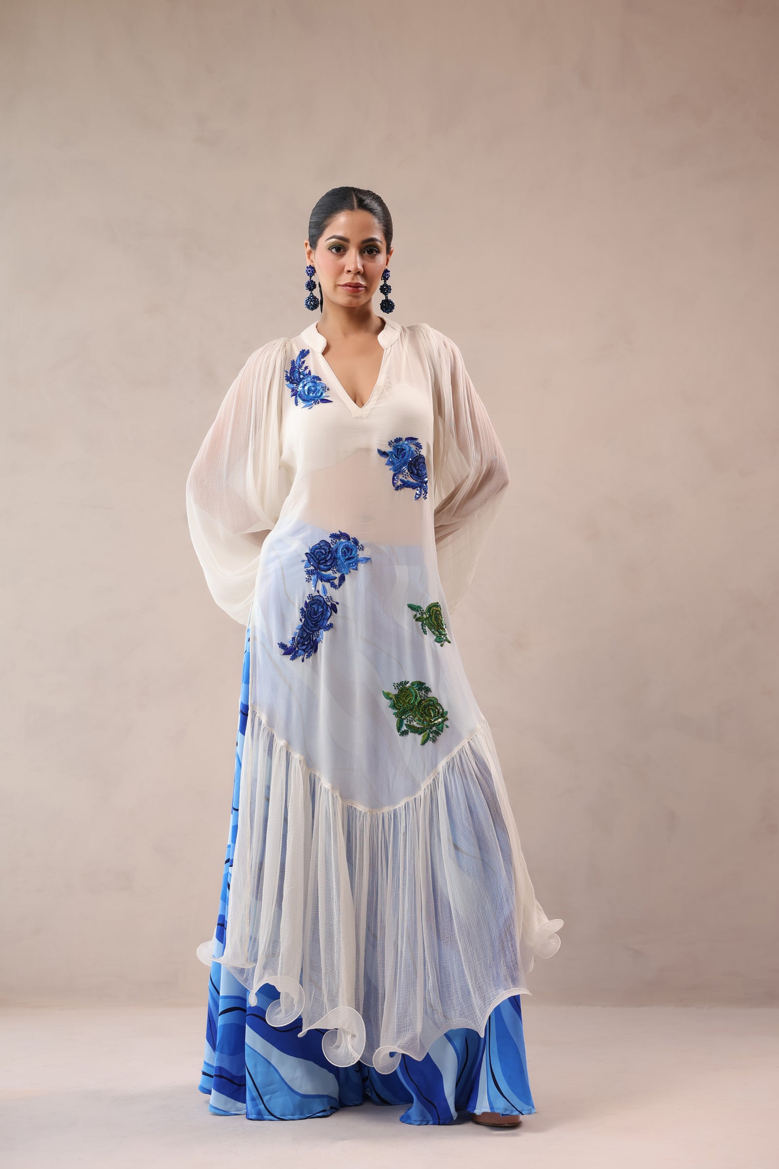 The Indie set with rose motifs