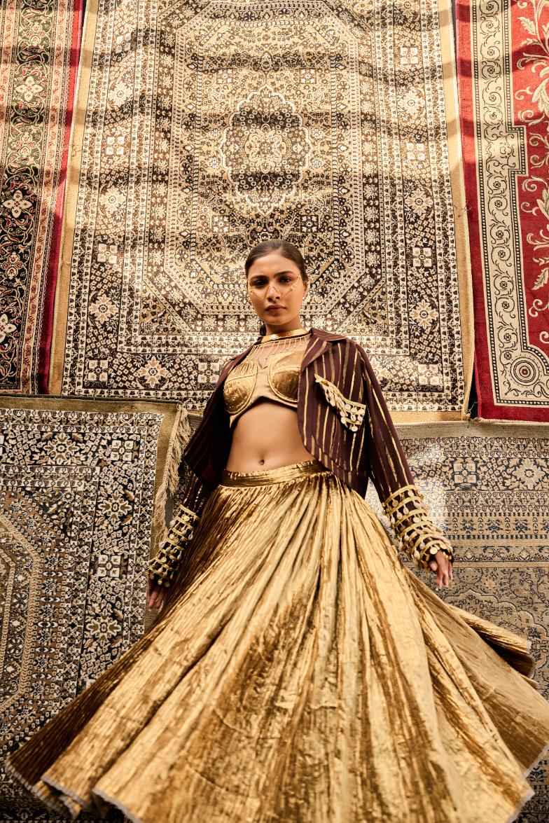 Cotton Brown Jacket Silk Jacquard Bustier Crushed Skirt