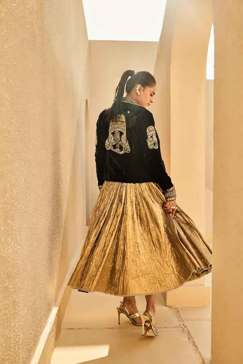 Velvet Jacket Silk Jacquard Bustier Crushed Skirt