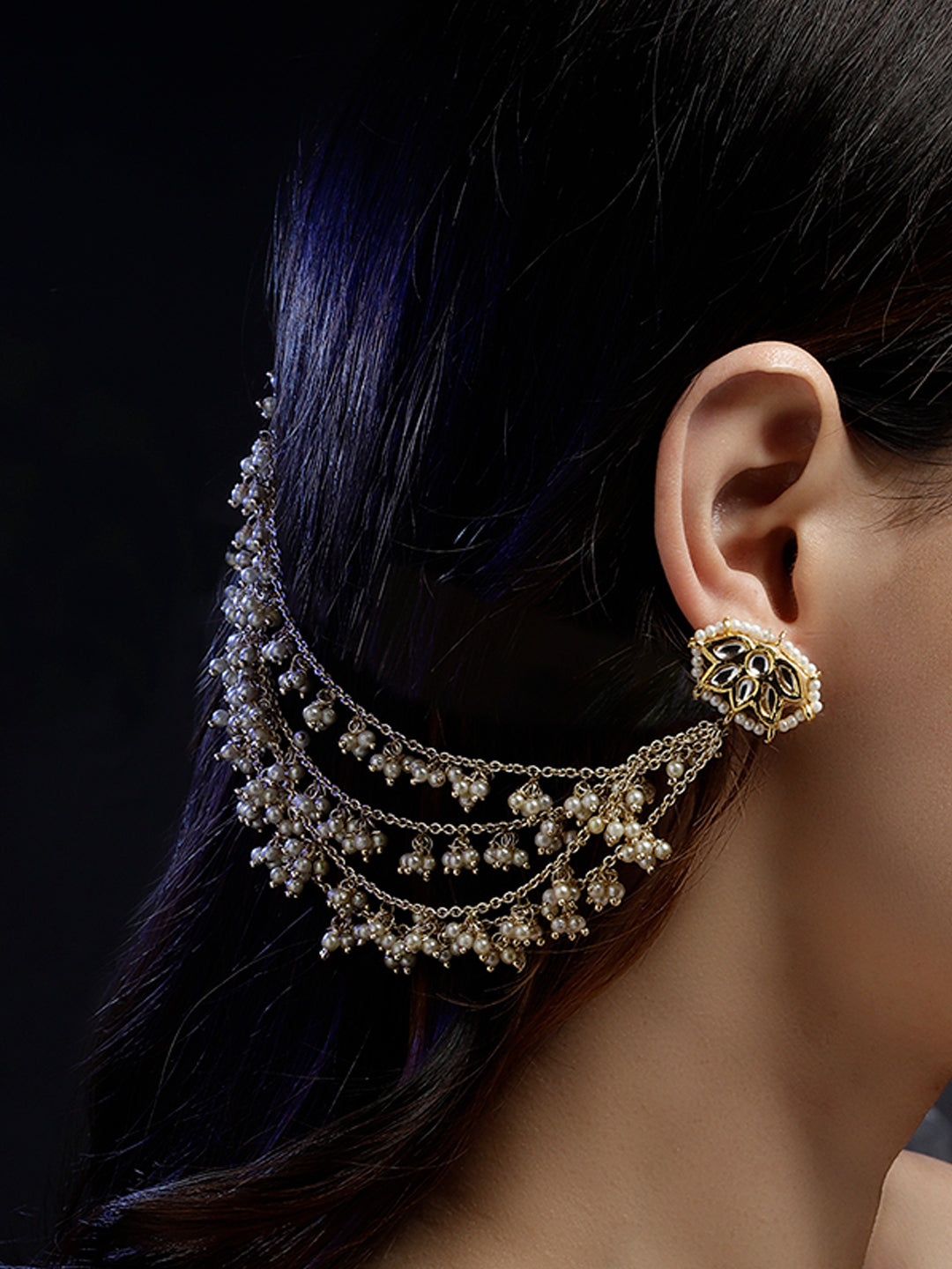 Husn-e-Sunehri Kanchain