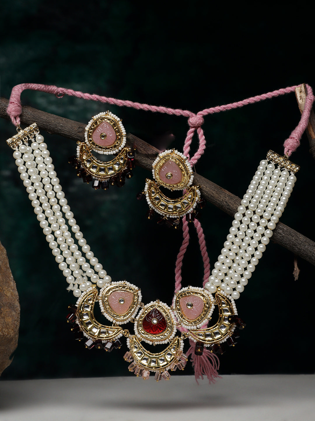 Nazakat Glow Haar with Earrings