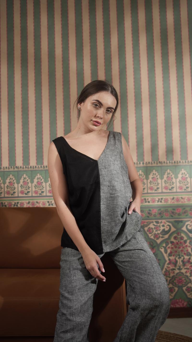 Color Block V Neck Tank With Pleated Flood Pant