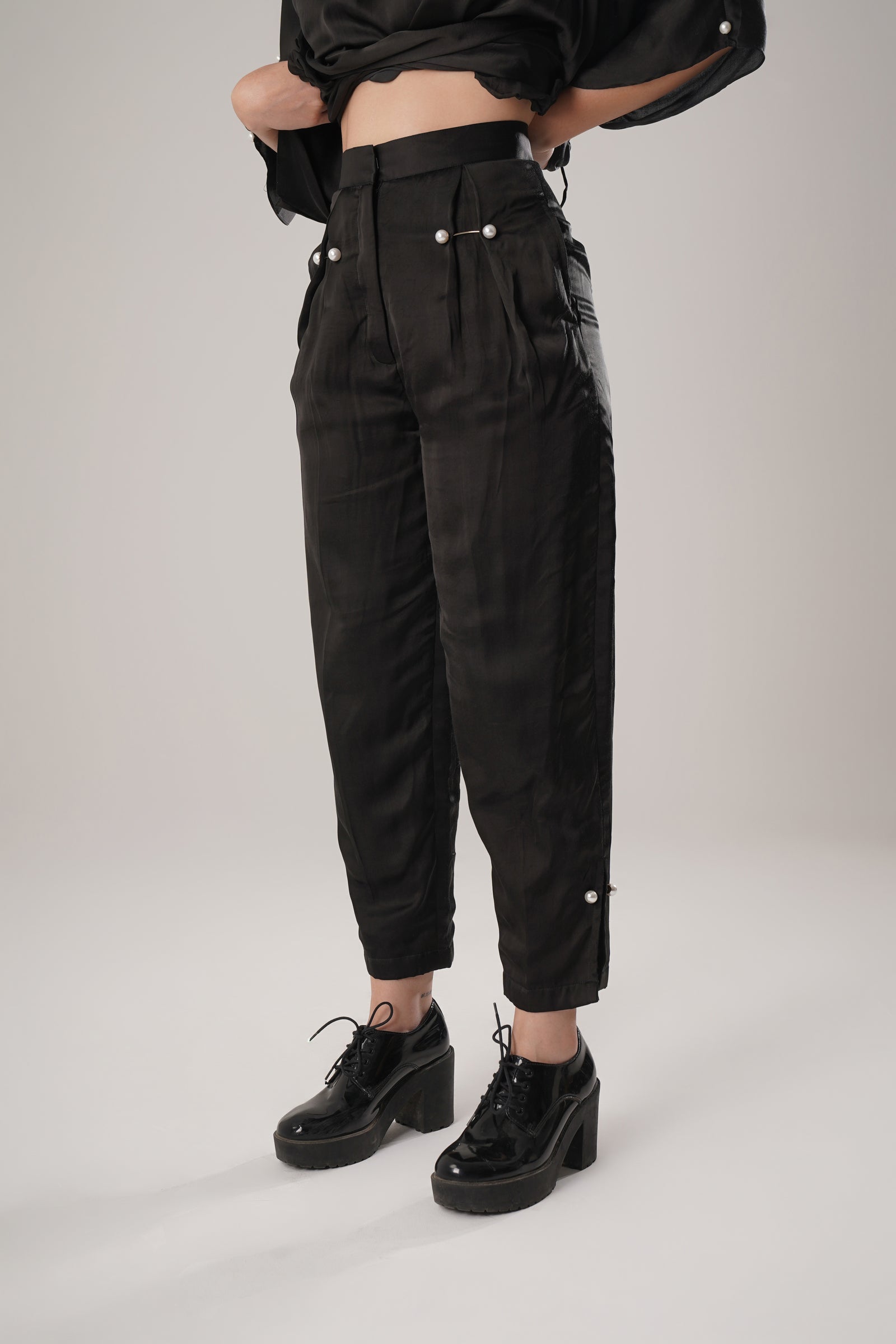 Effortlessly Chic Narrow Trousers Black