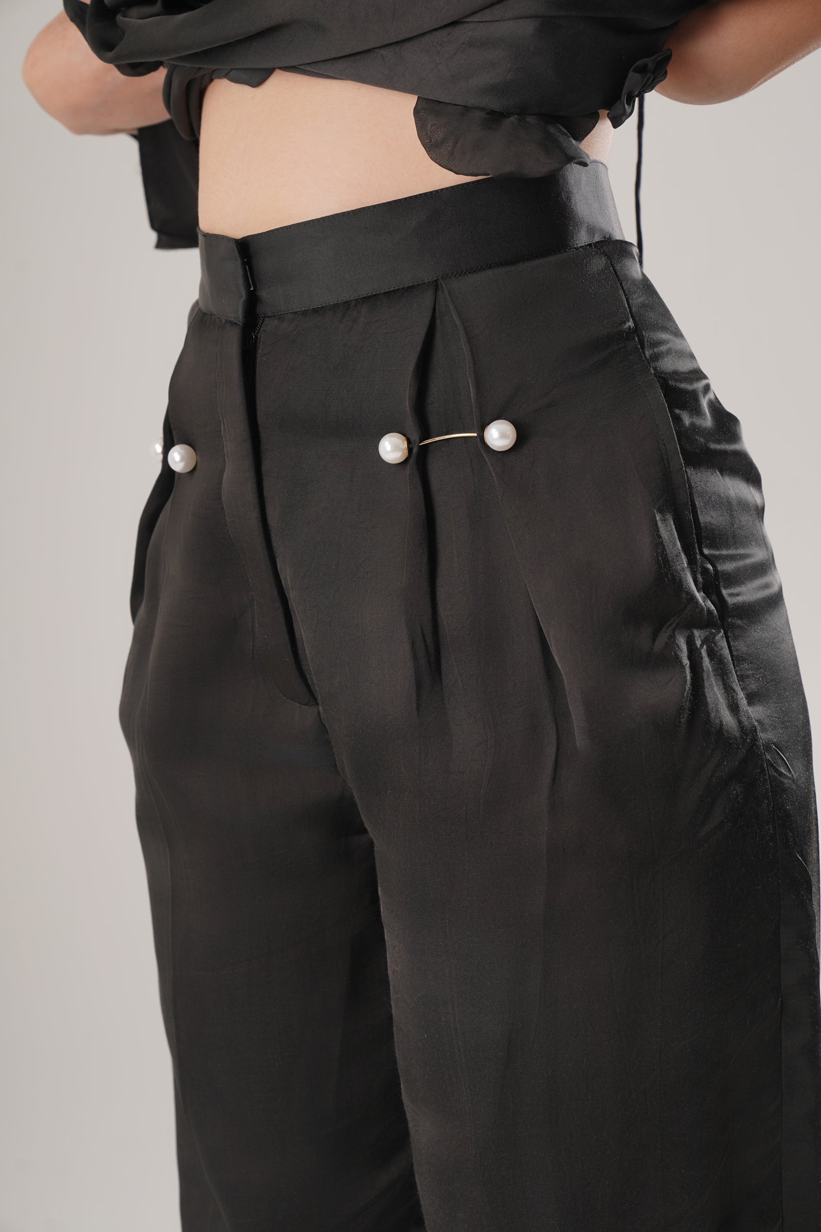 Effortlessly Chic Narrow Trousers Black
