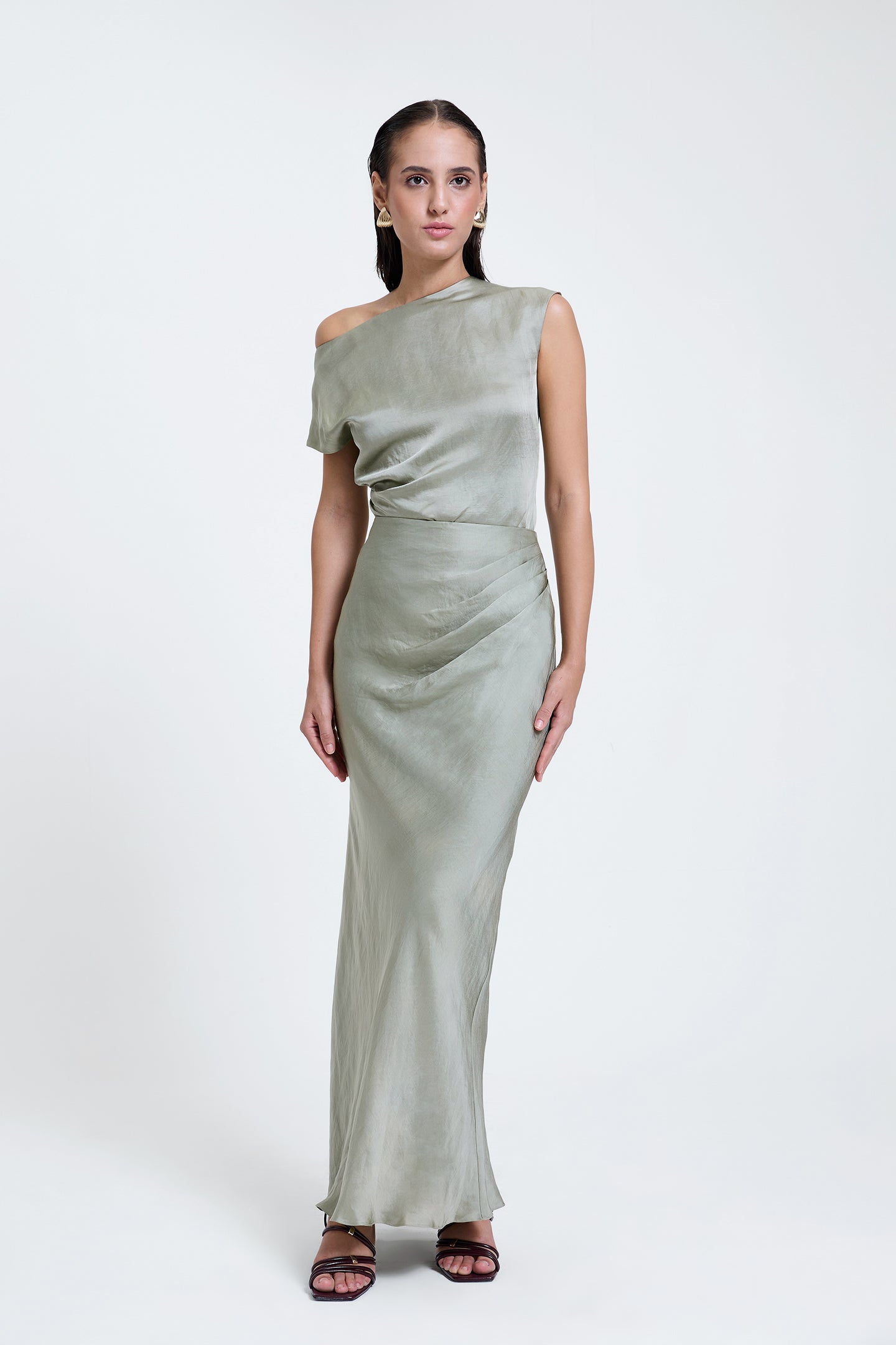 Draped Pleated Top Paired with Maxi Skirt (Look)