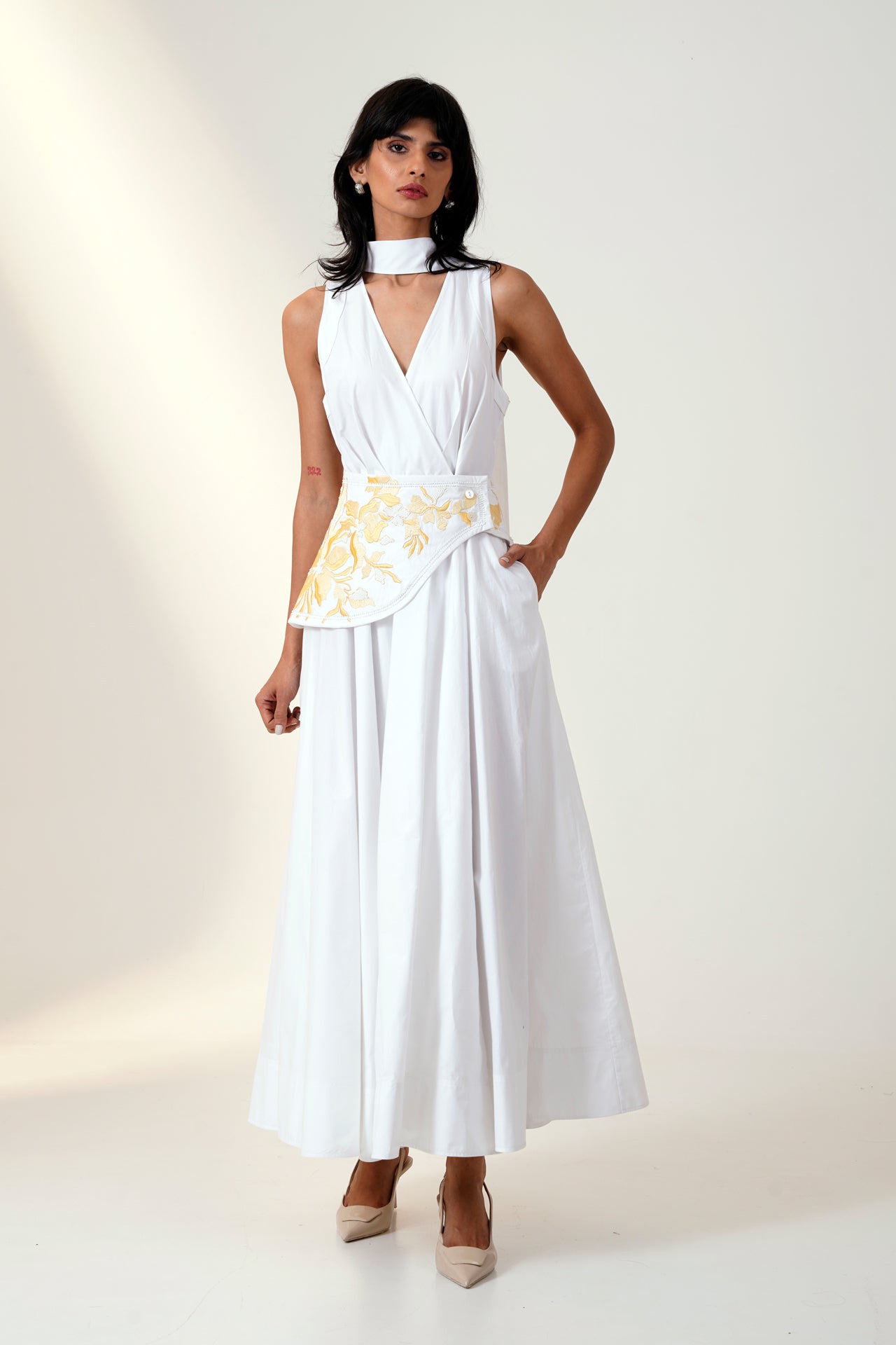 Dona - Lava Long Dress With Corset Belt - AJILIYAA White / 3XL Dona - Lava Long Dress With Corset Belt - AJILIYAA White / 3XL