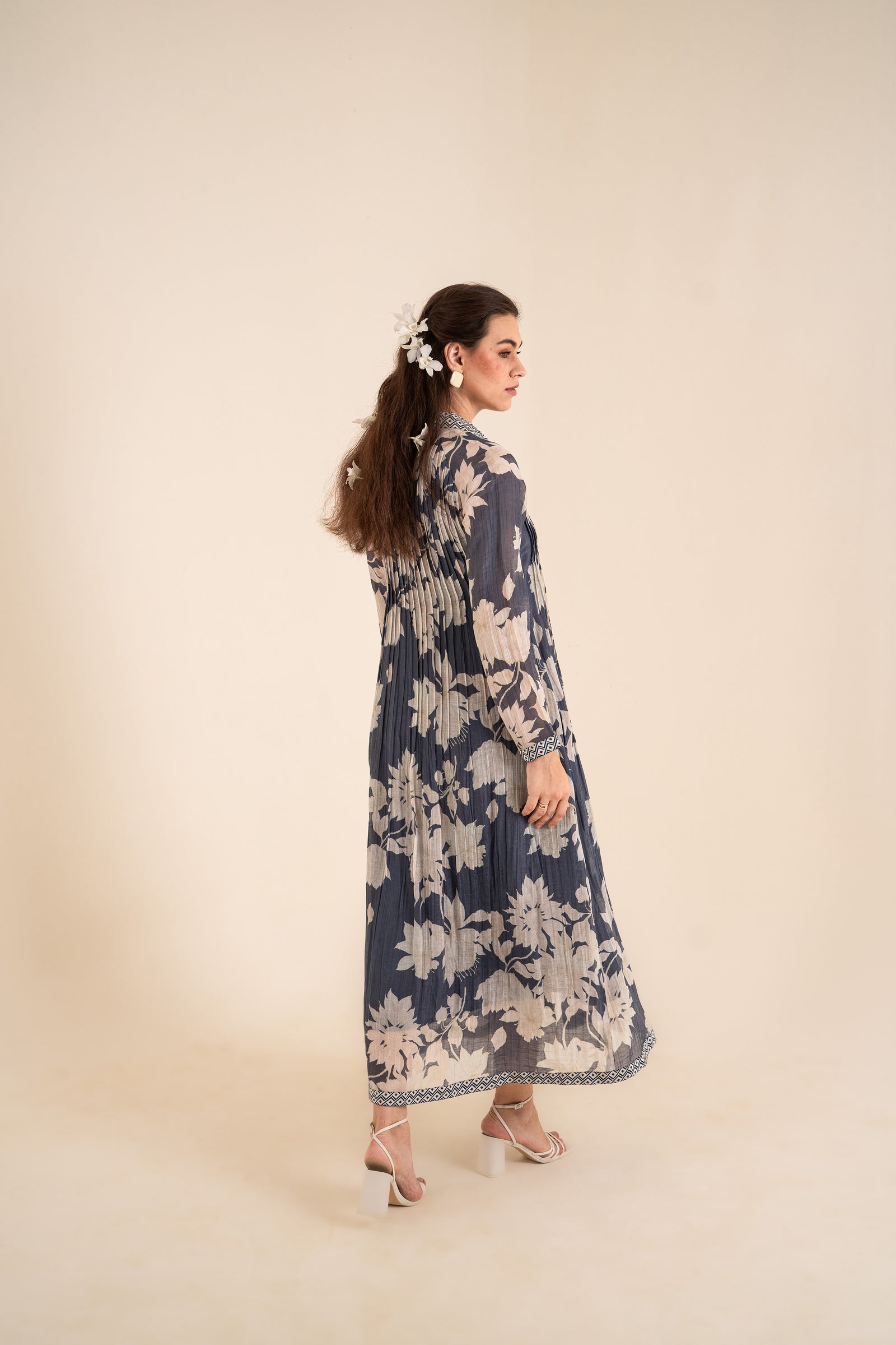 An Indigo Blue Floral Printed Pleted Shirt Dress