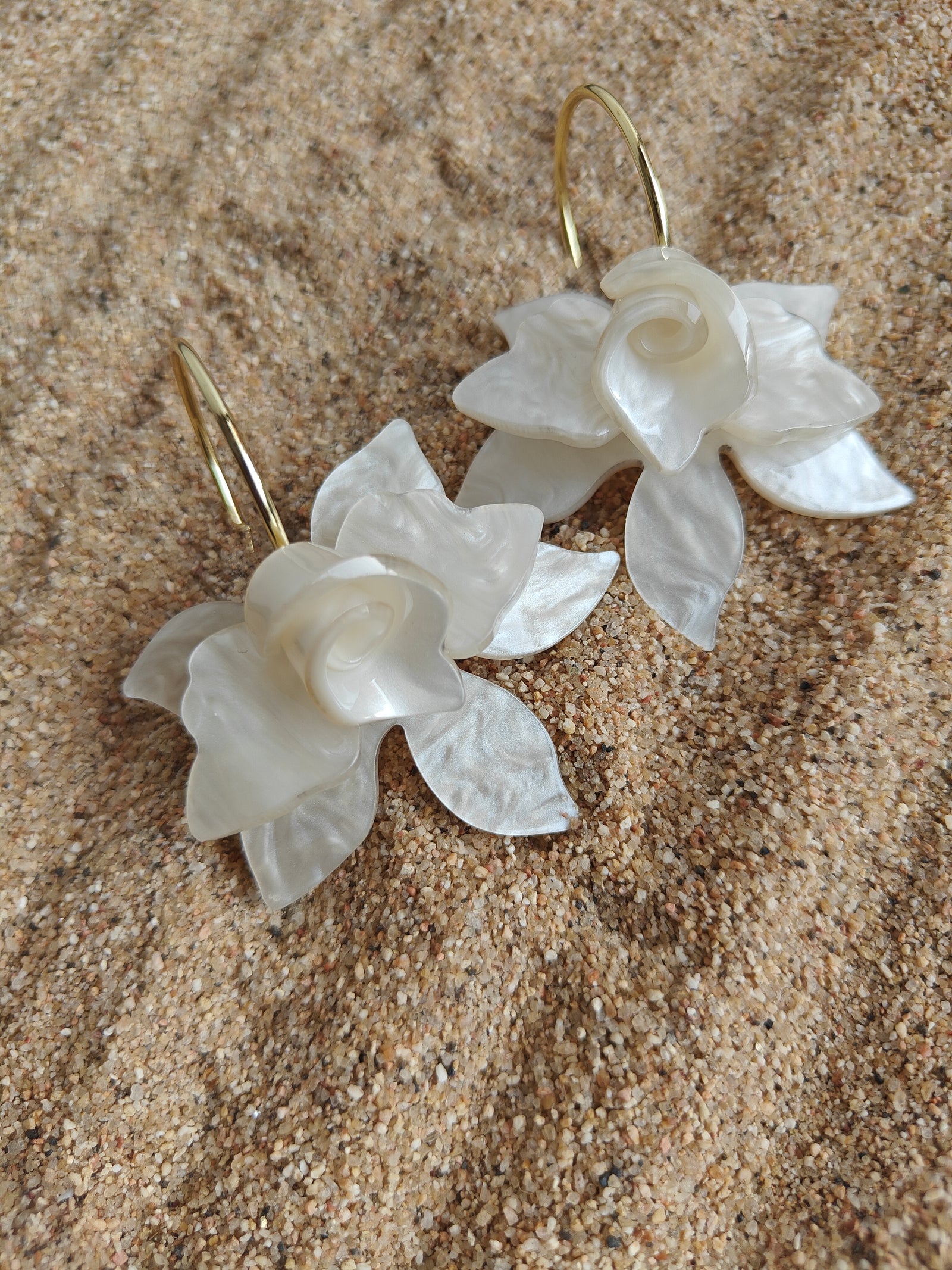 From Festive Gatherings To Beach Vacations Festive Gatherings And Party Nights, These 18Kgold Earrings