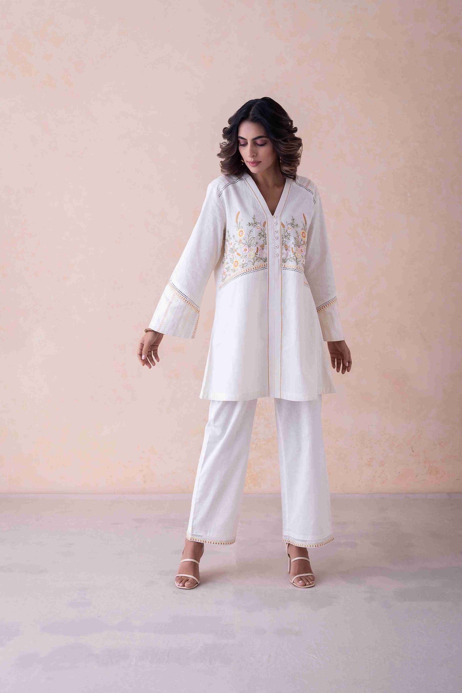 Noor-E-Nazakat Ivory Kurta Set