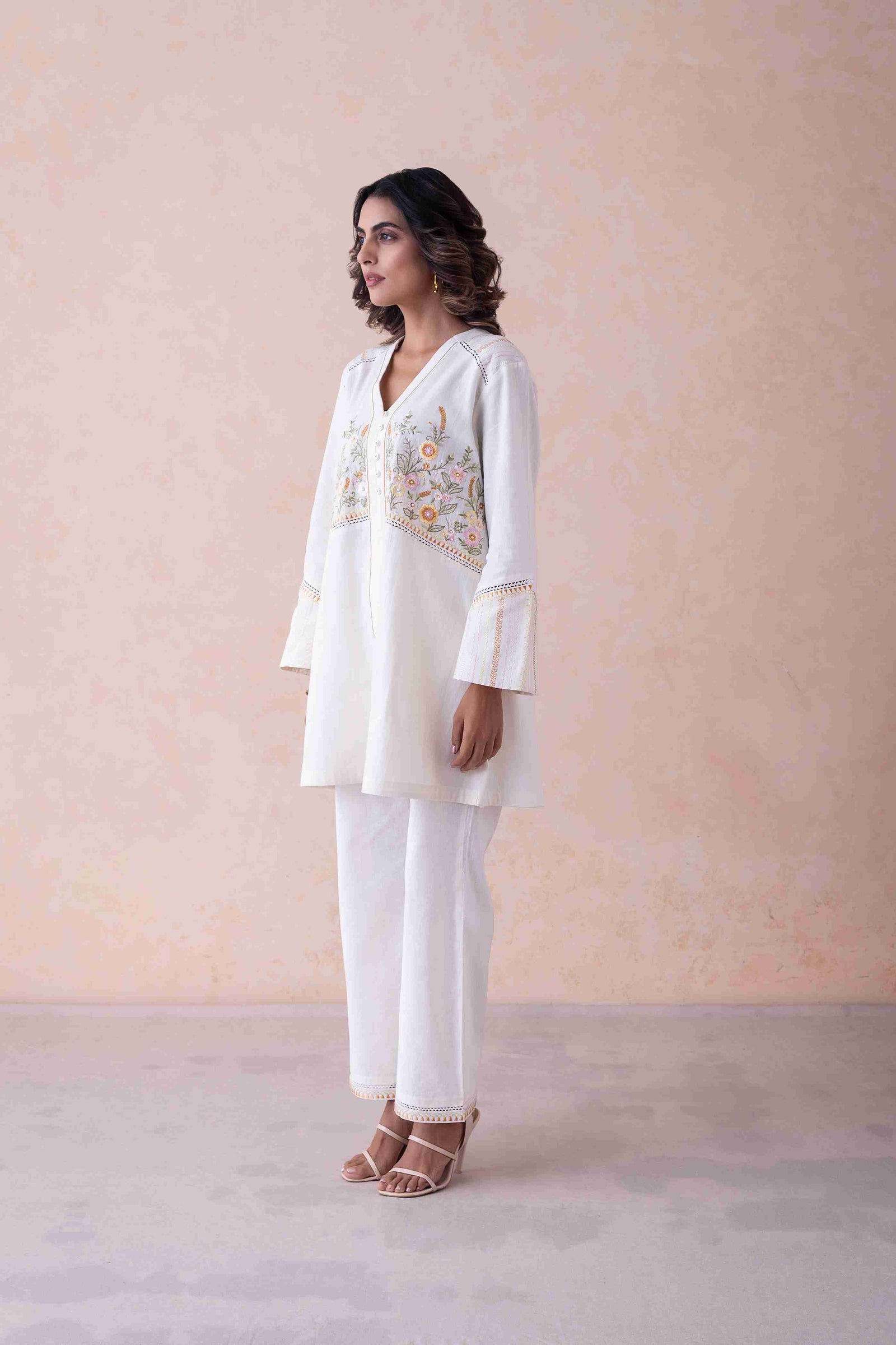Noor-E-Nazakat Ivory Kurta Set