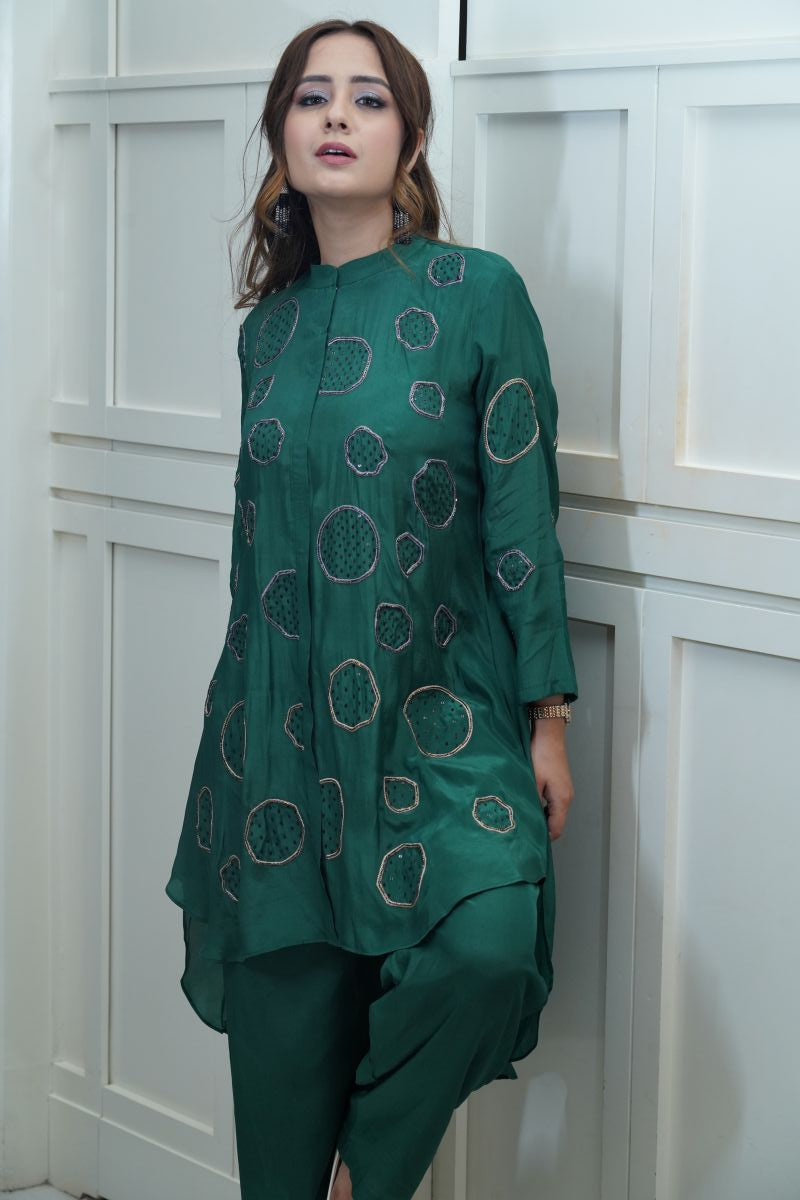 The Front And  Back And With Crepe Pants