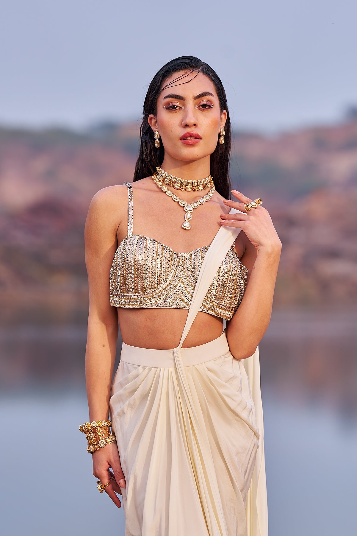 Sunehri subh saree set