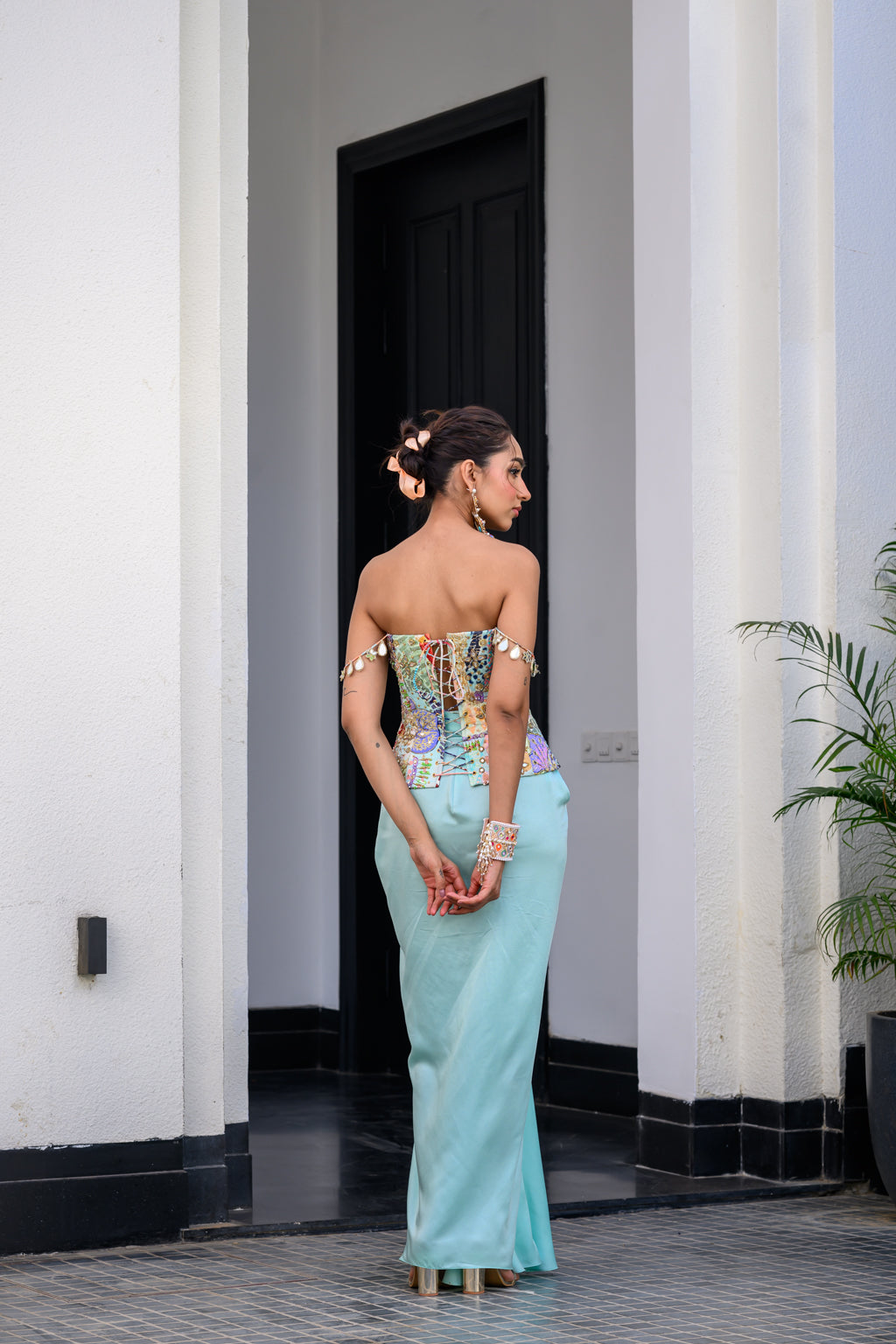 Gardenia Highlighted Corset With Skirt