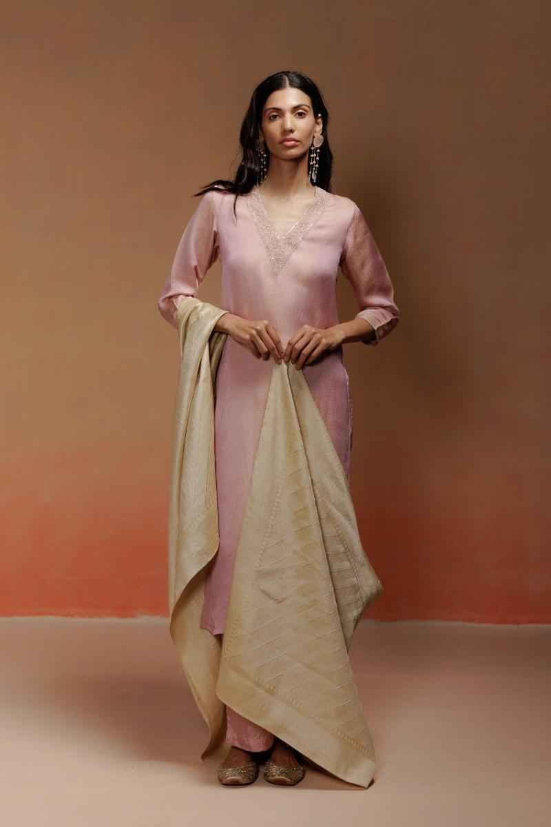 Pink Jacquard Kurta Set with Embroidery and Ivory Dupatta