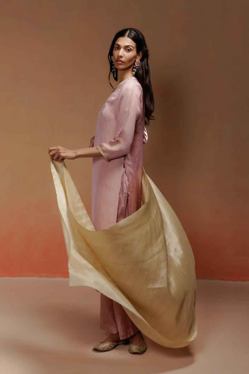 Pink Jacquard Kurta Set with Embroidery and Ivory Dupatta