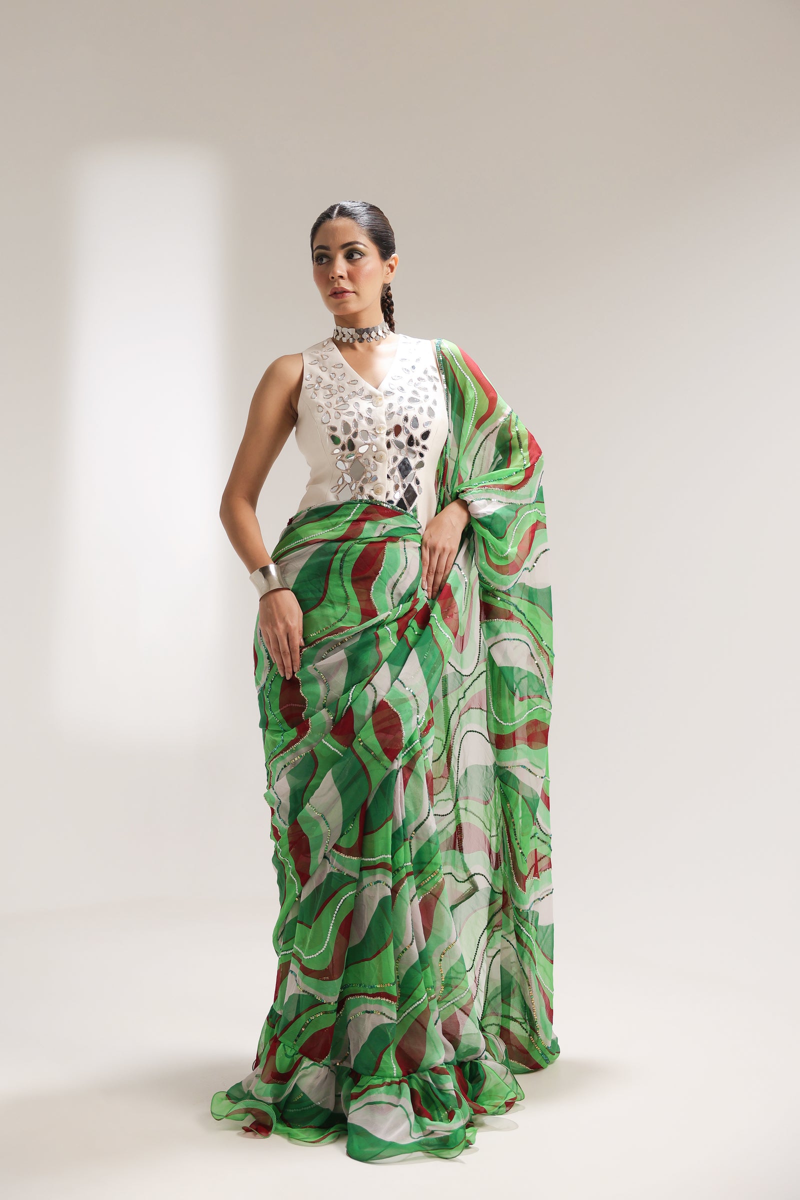 The lush green lehar saree with swagger koti