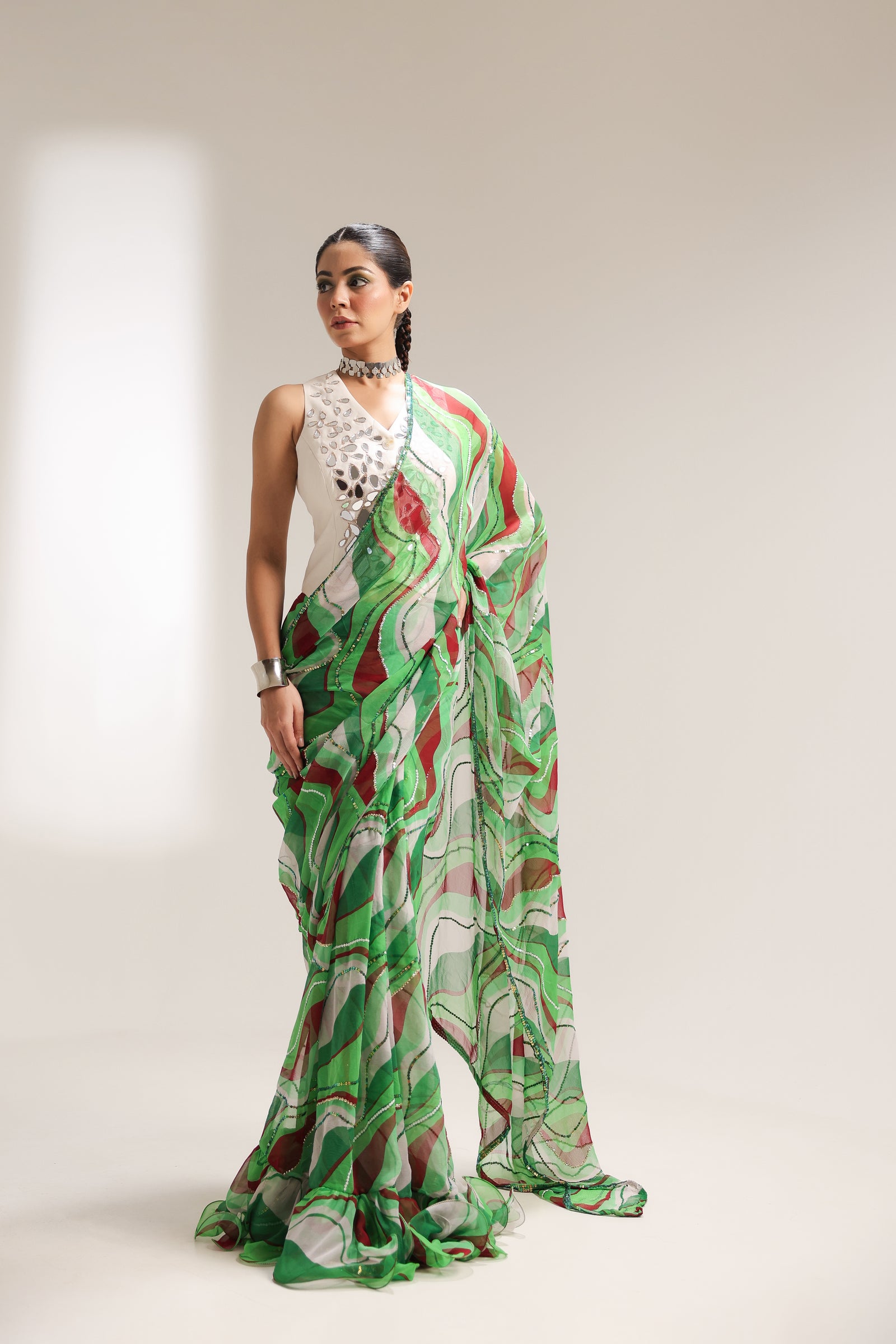 The lush green lehar saree with swagger koti