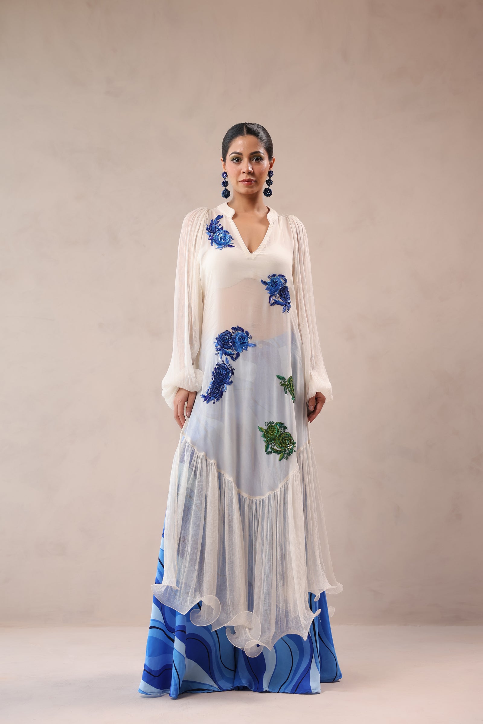 The Indie set with rose motifs