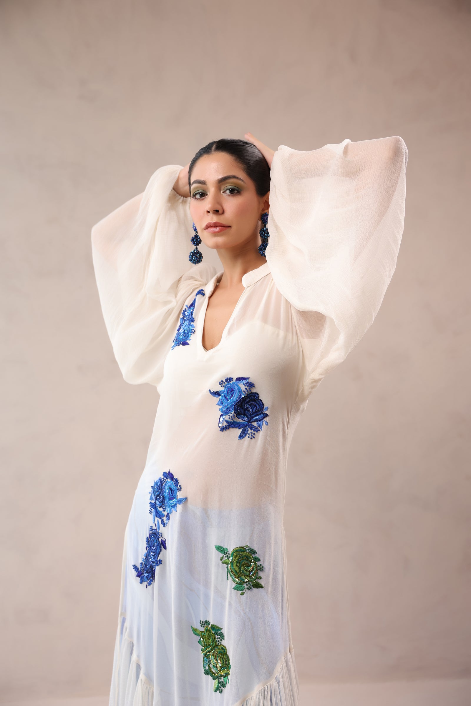 The Indie set with rose motifs