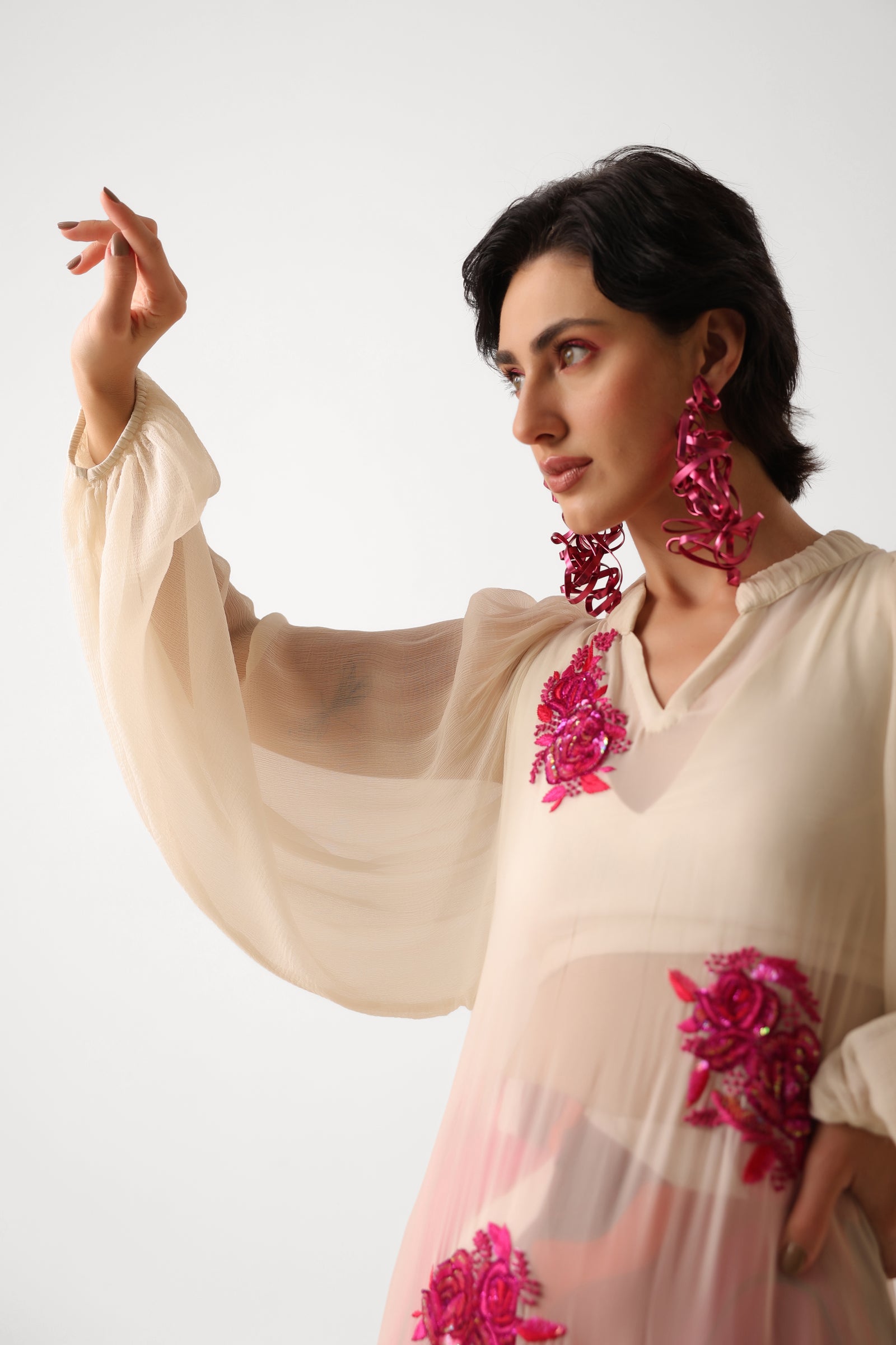 The Indie set with rose motifs