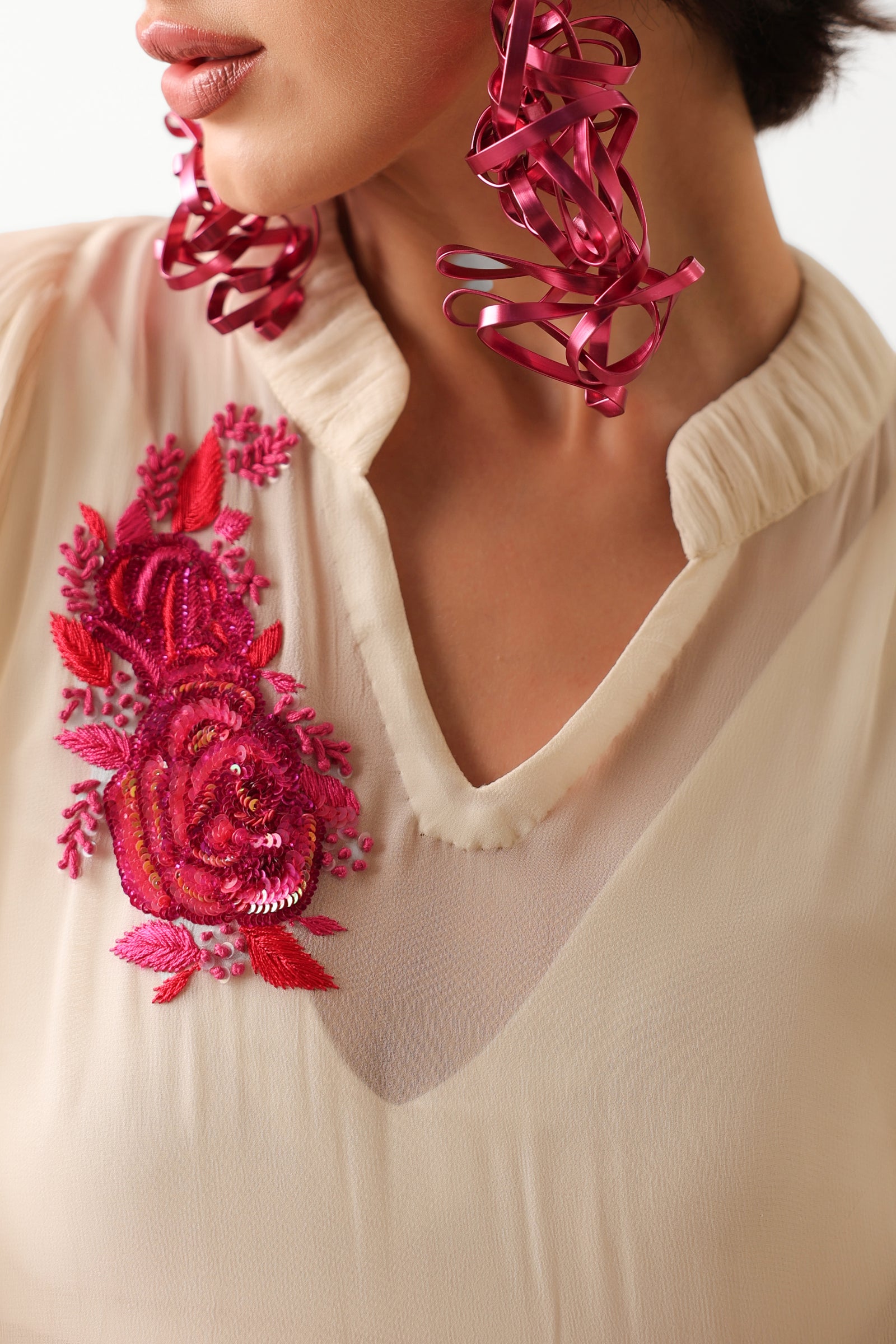 The Indie set with rose motifs