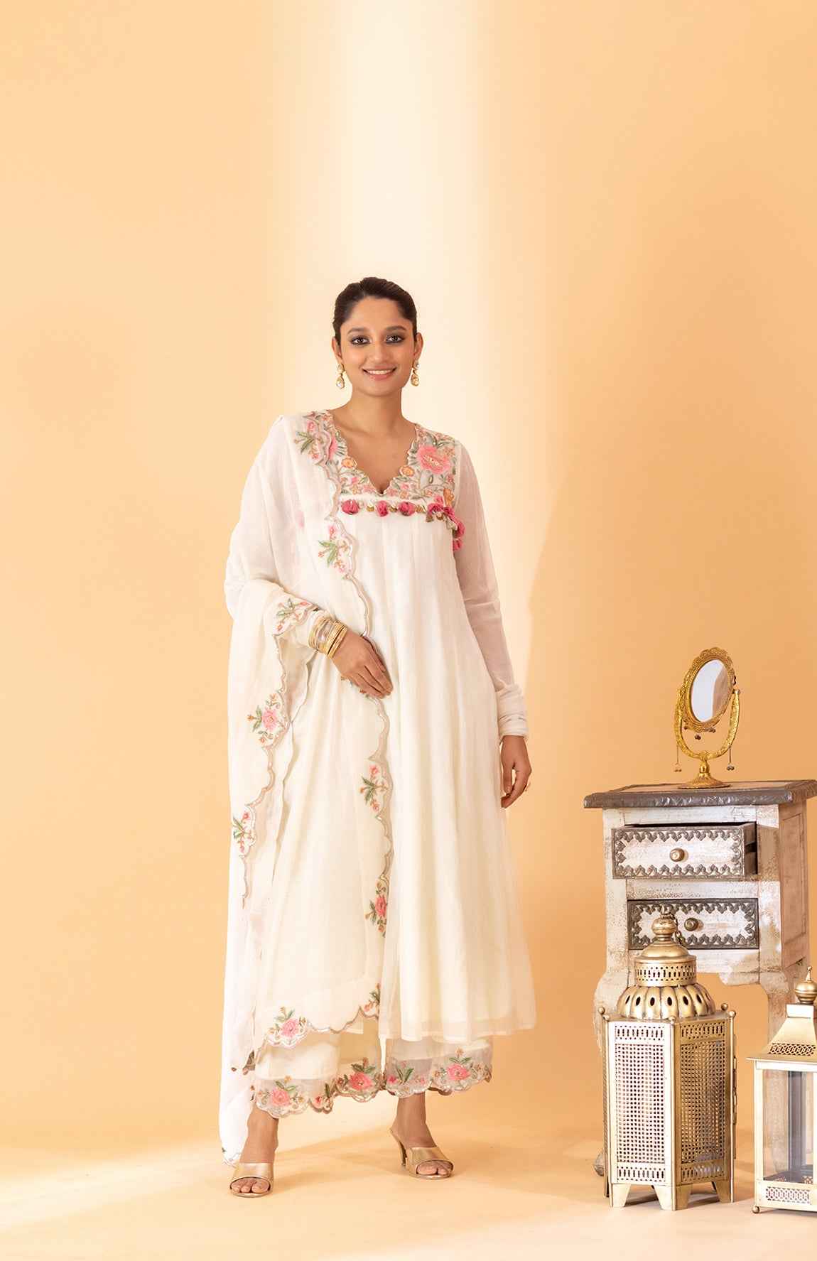 A Off White Hand Embroidered Anarkali Set With Pants And Duptta