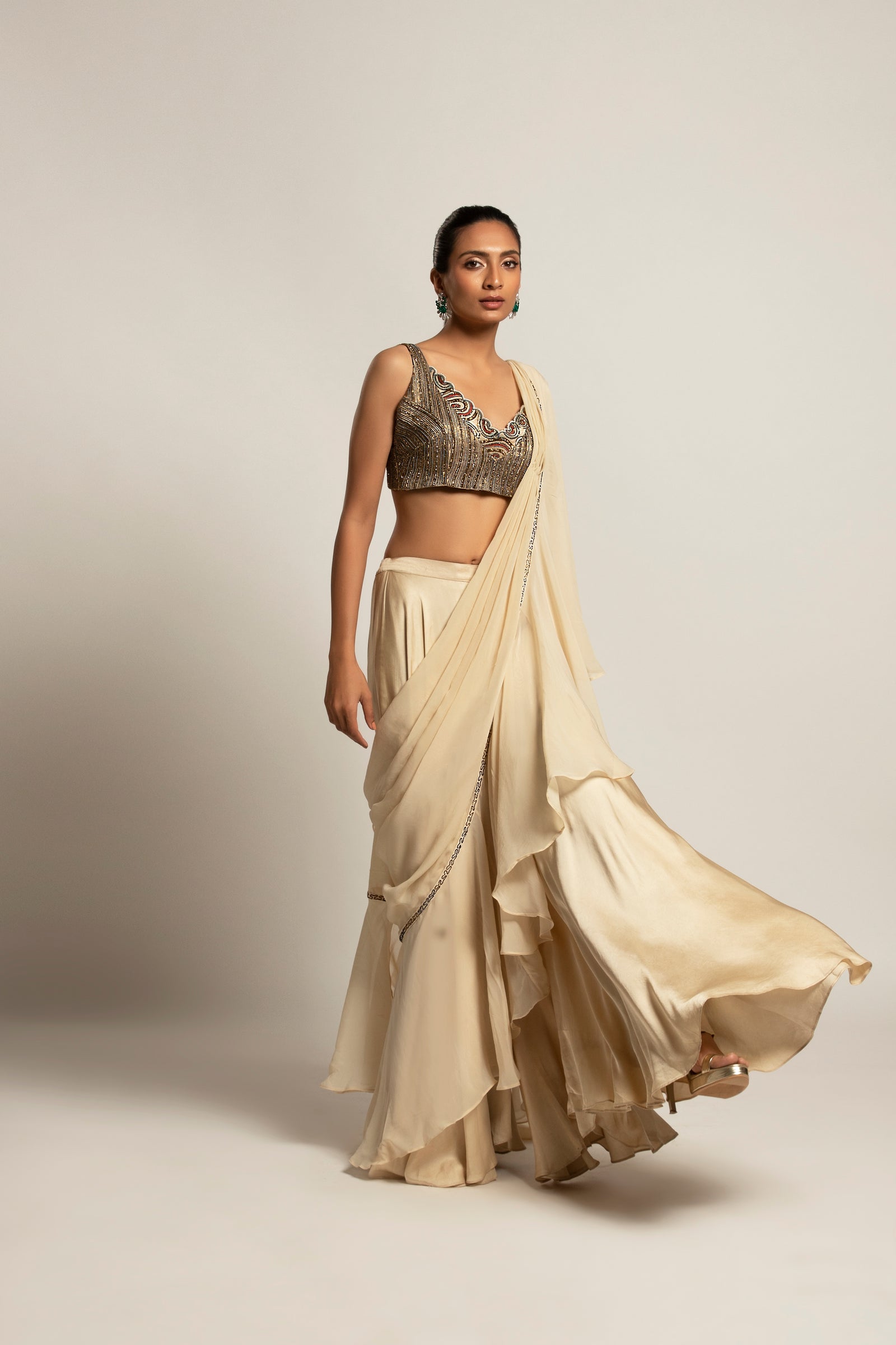 Spiffy Ivory attached dupatta & pants with blouse and Quilted waistband