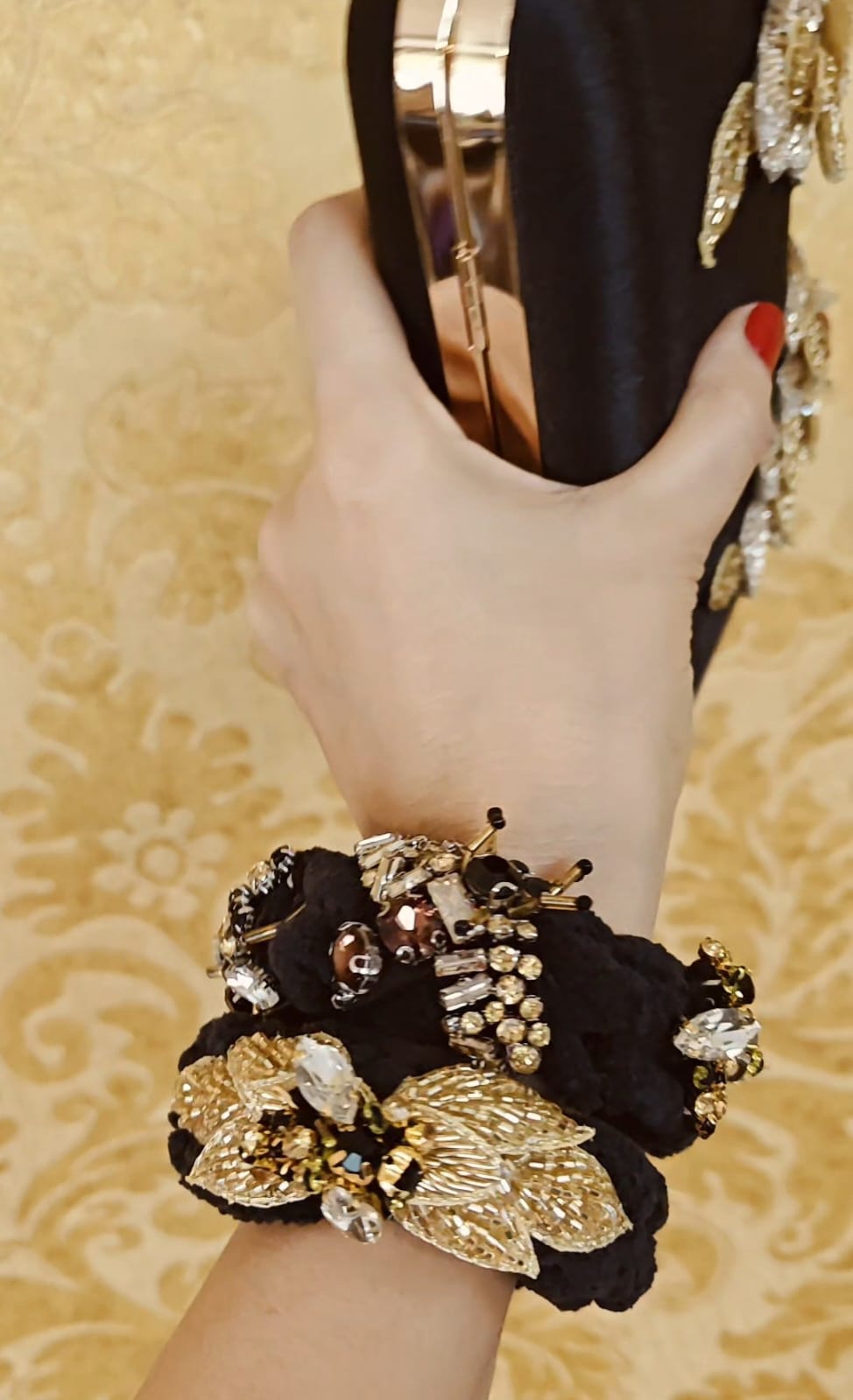 Luxurious Black velvet yarn entwined together with a french weave