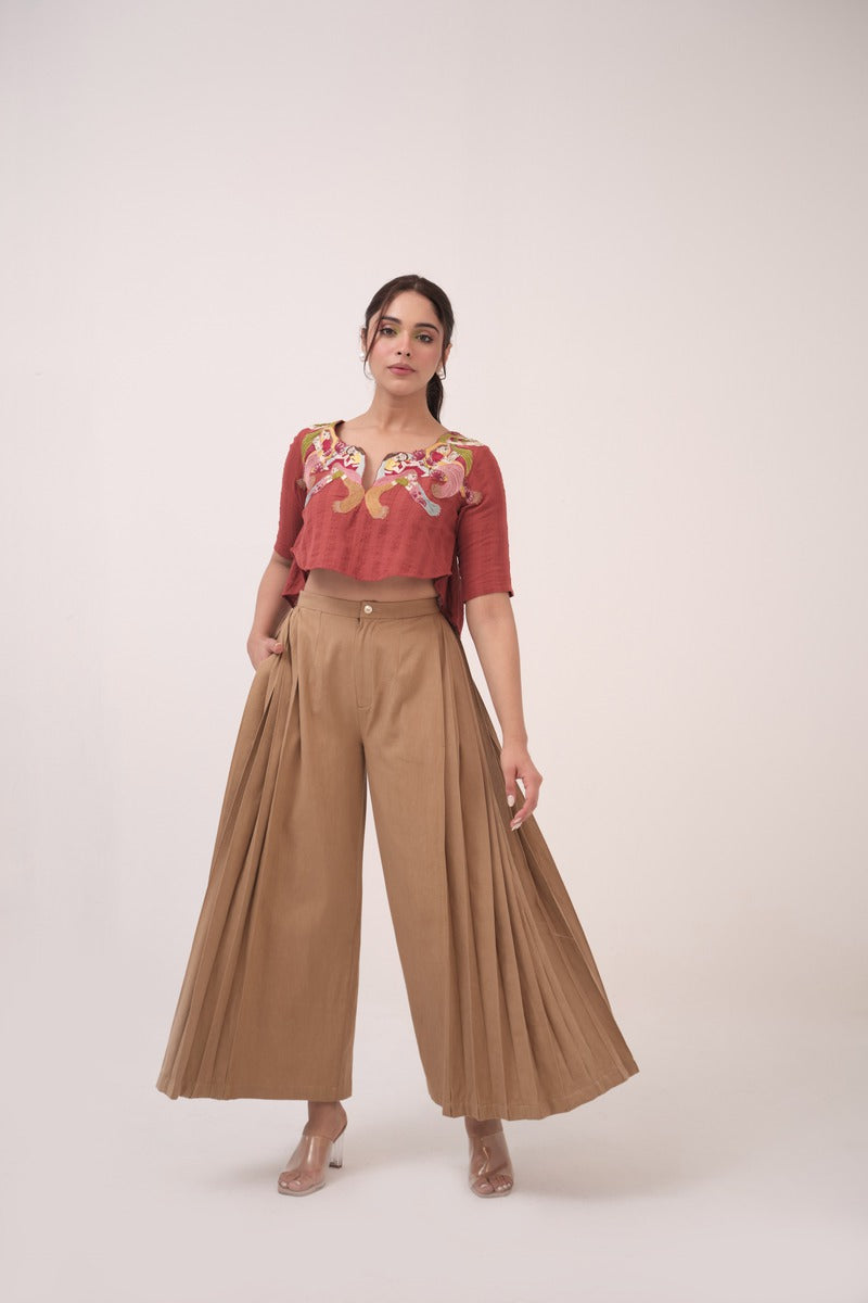 Embroidered Lion Box Pleat Set