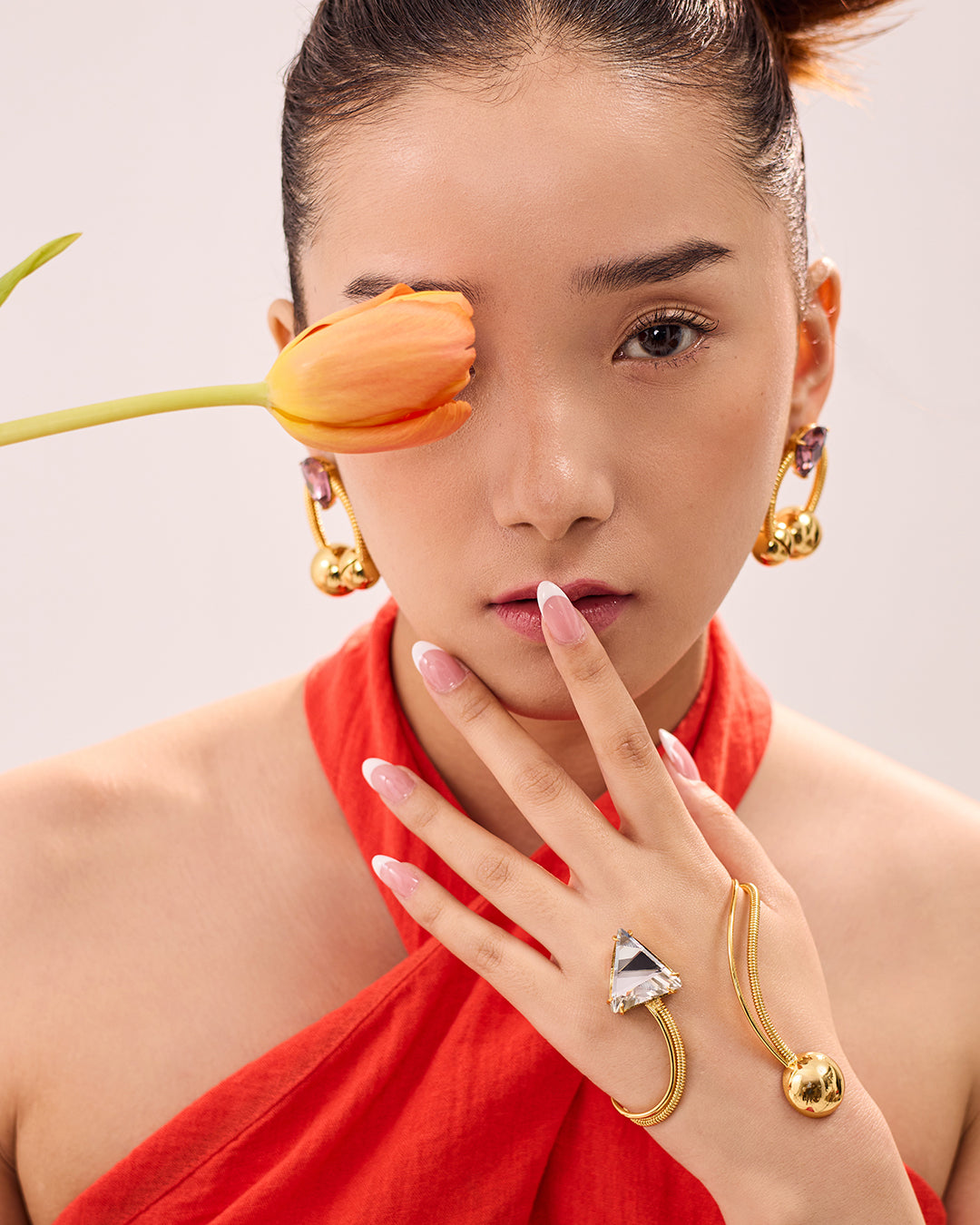 Iris gemstone palmcuff