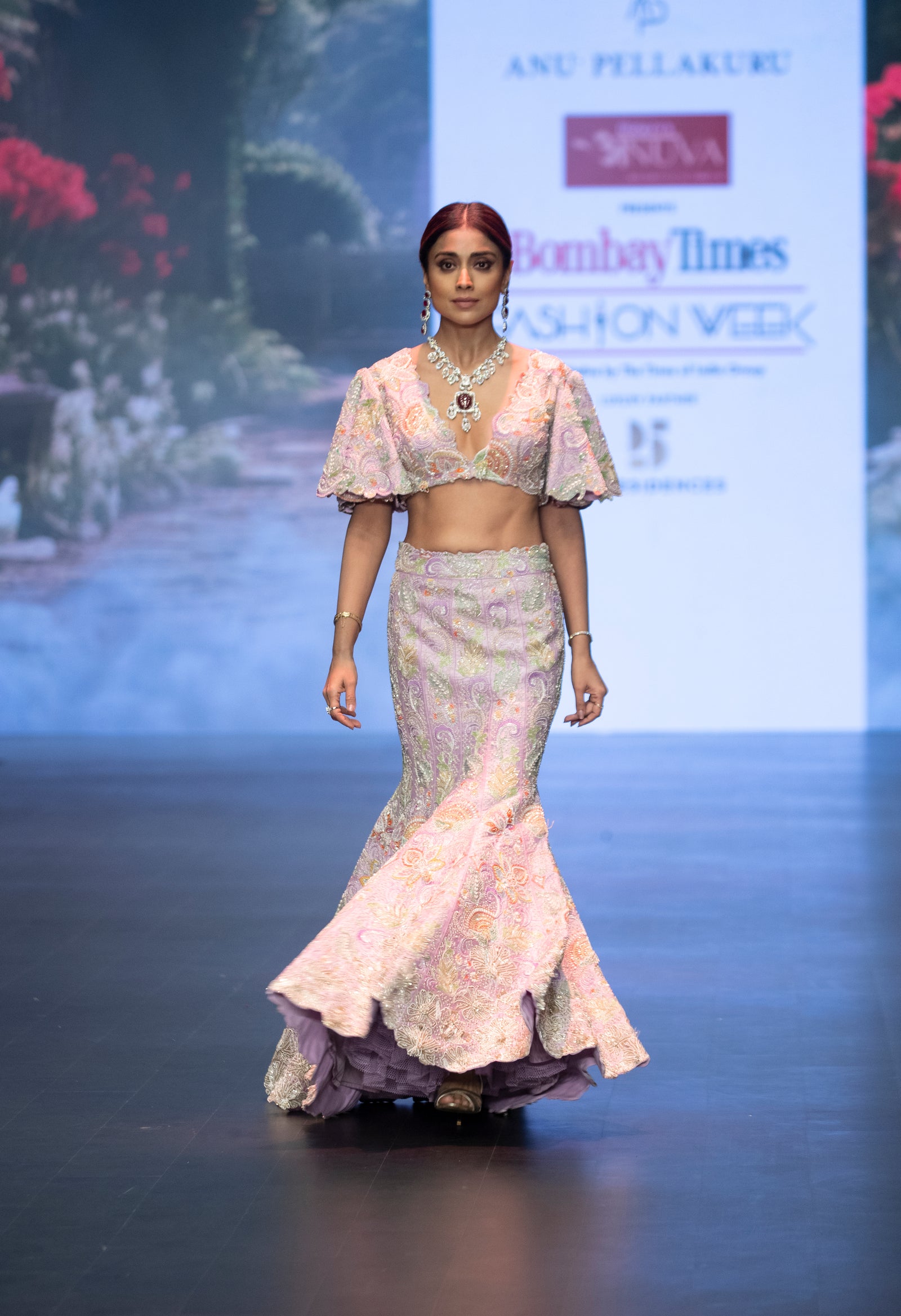 Swarni Lehenga Set