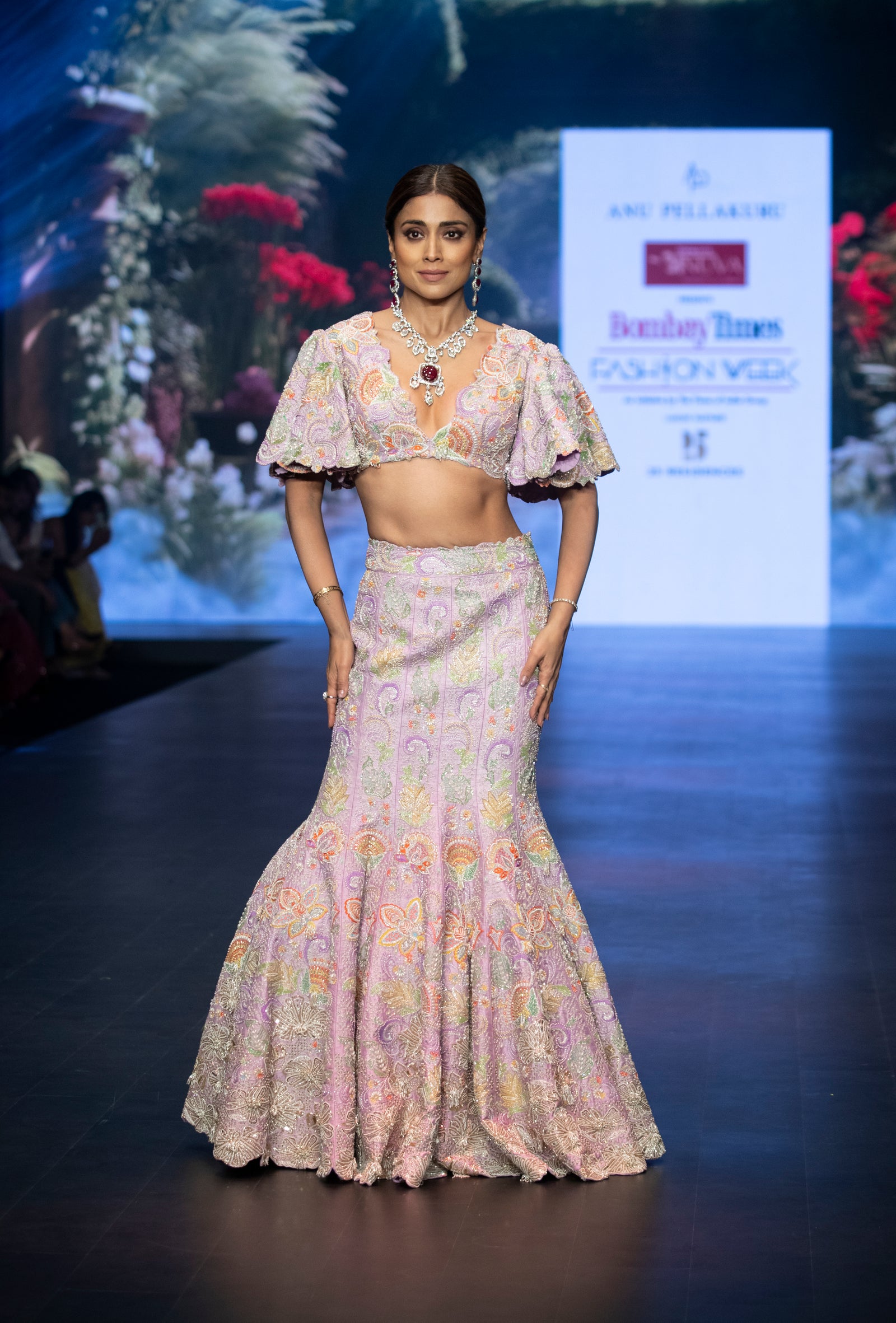 Swarni Lehenga Set