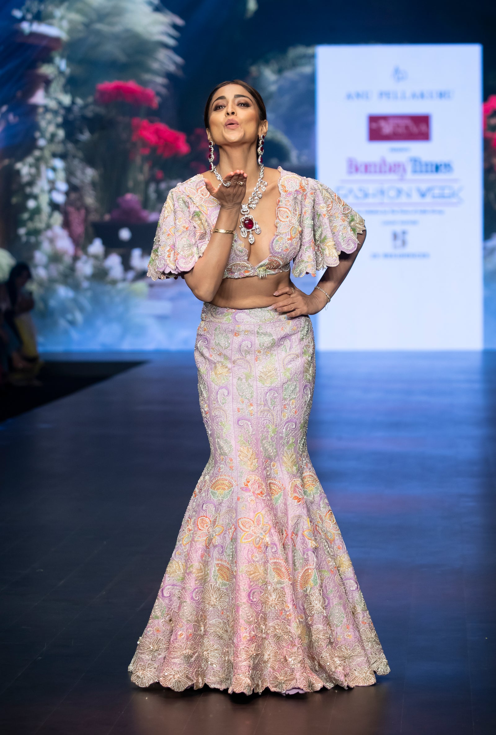 Swarni Lehenga Set