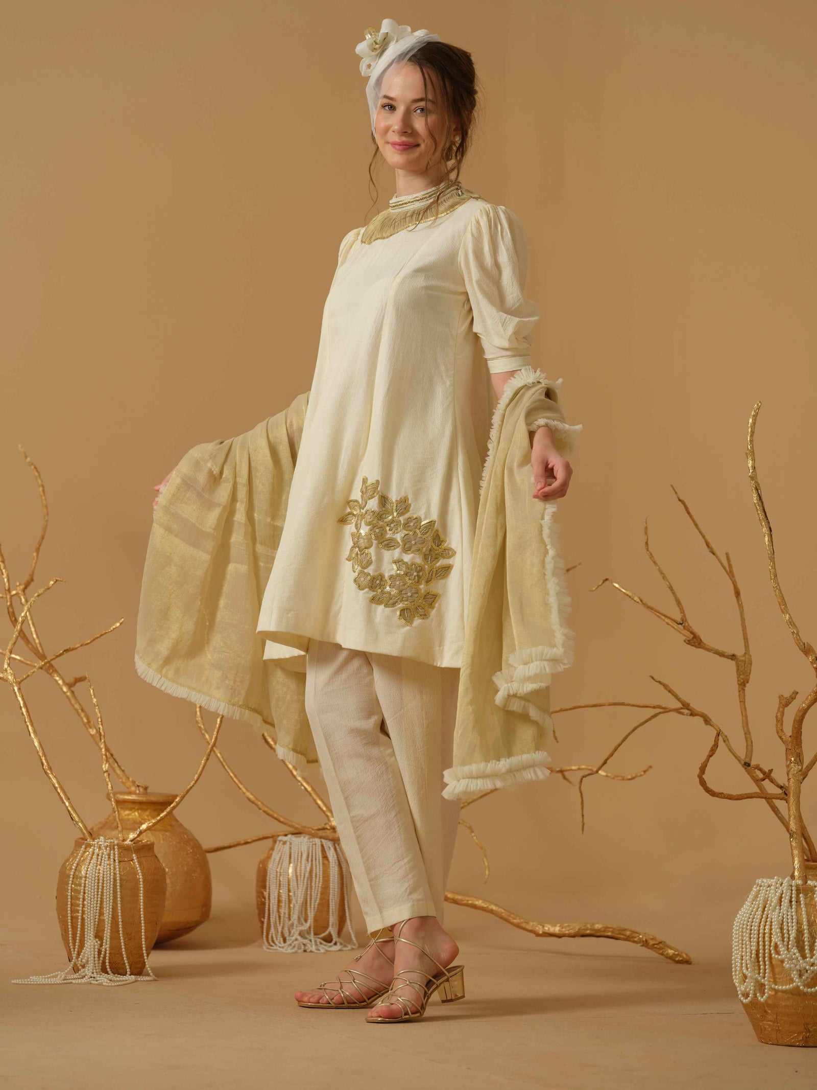 Mandarin Collar Embellished Kurta With Pants