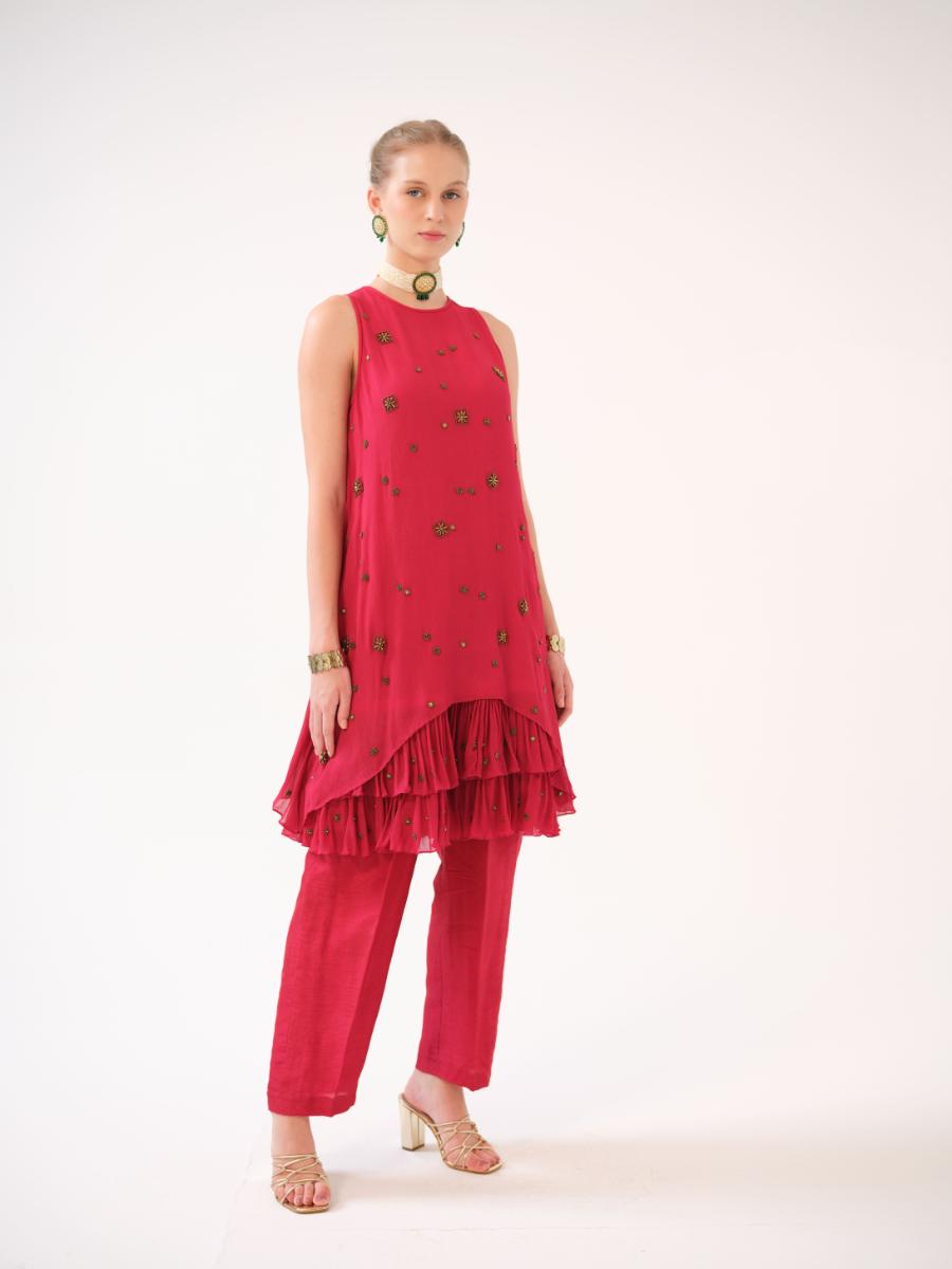 A fluid chinon kurta scattered
